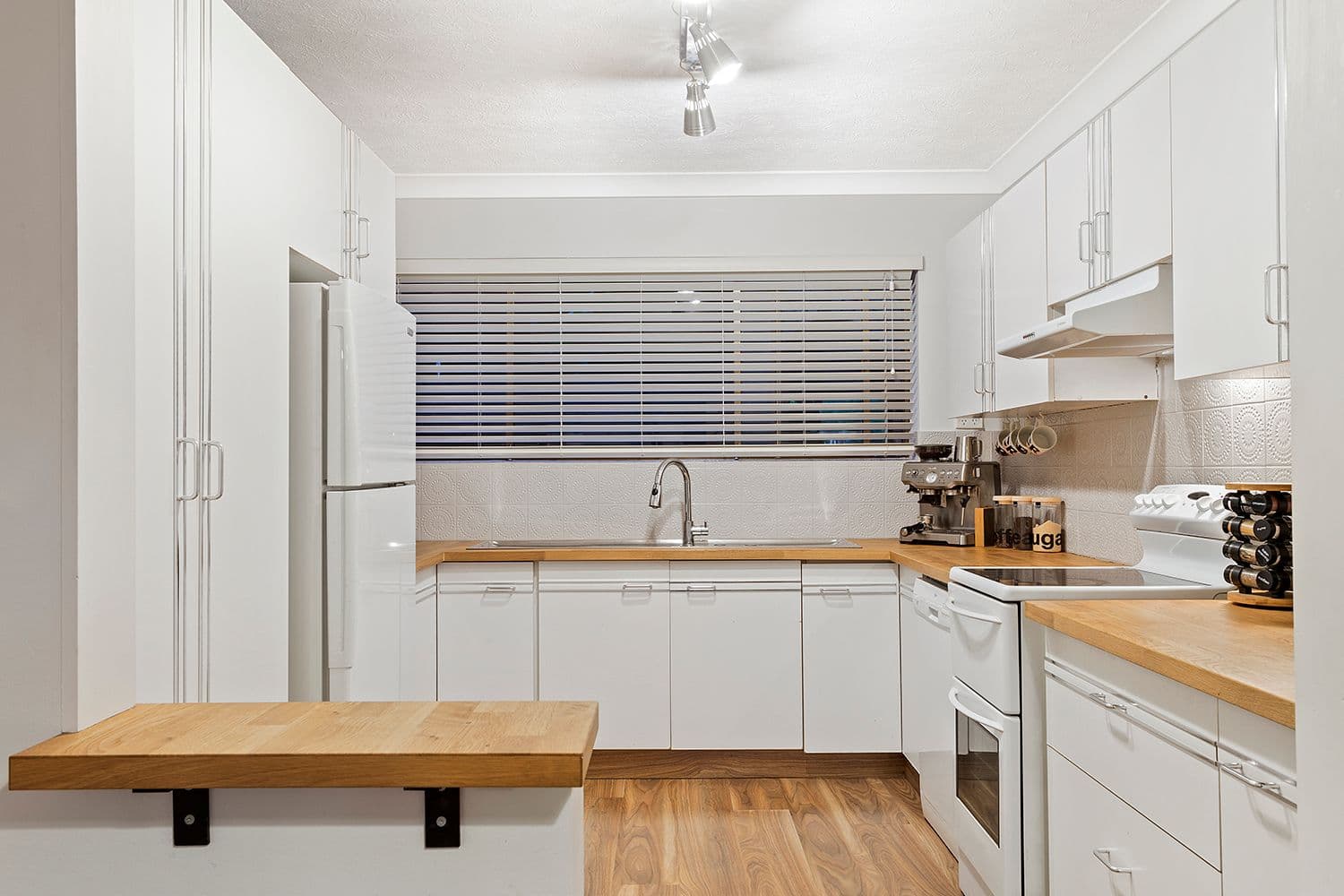 43 Karbunya Street, Mermaid Waters QLD 4218, Mermaid Waters - Thumbnail 2