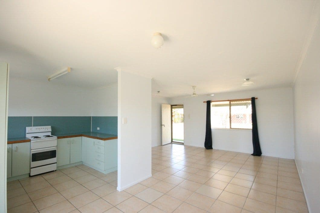 15 Fremont Avenue, Sarina QLD 4737, Sarina - Thumbnail 2