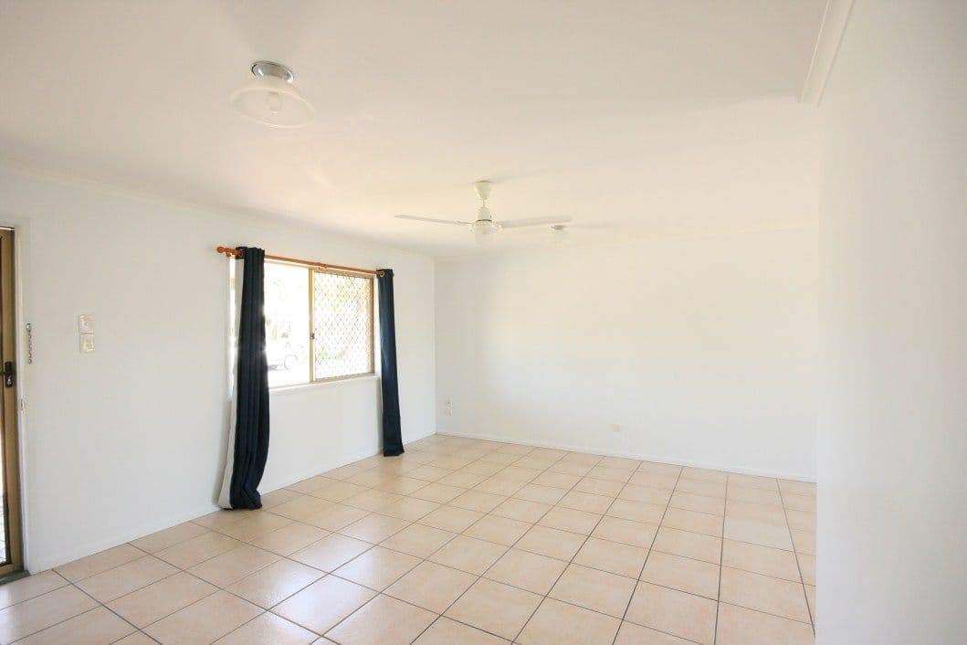 15 Fremont Avenue, Sarina QLD 4737, Sarina - Thumbnail 3