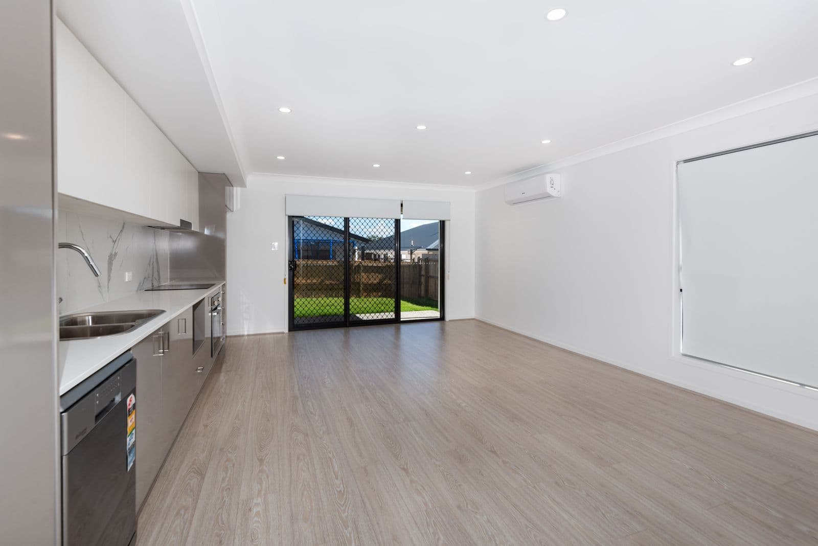 20 Hilary Street, Morayfield QLD 4506, Morayfield - Thumbnail 4