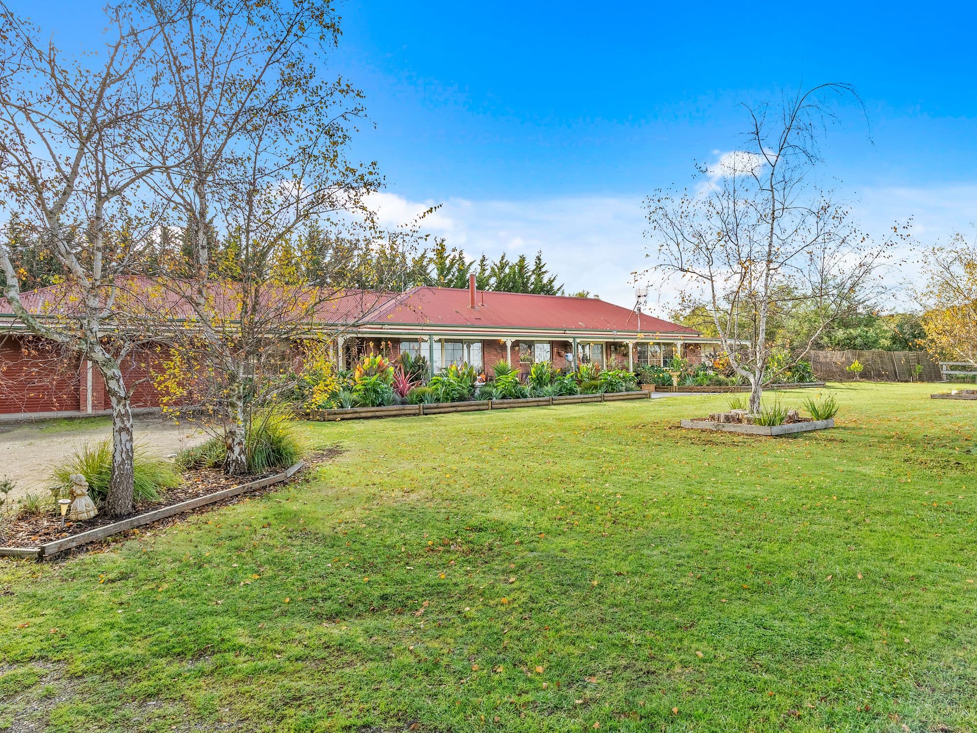 28 Blakeville Road, Ballan VIC 3342, Ballan - Thumbnail 3