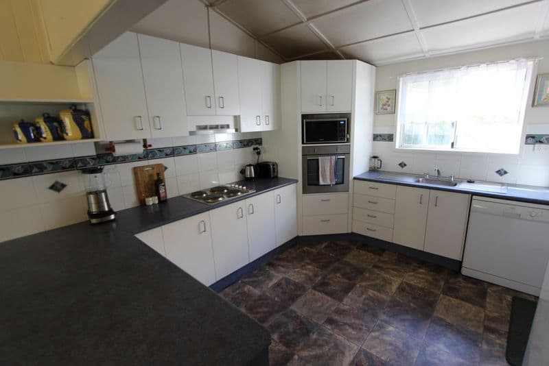 91 Watson Street, Charleville QLD 4470, Charleville - Thumbnail 2