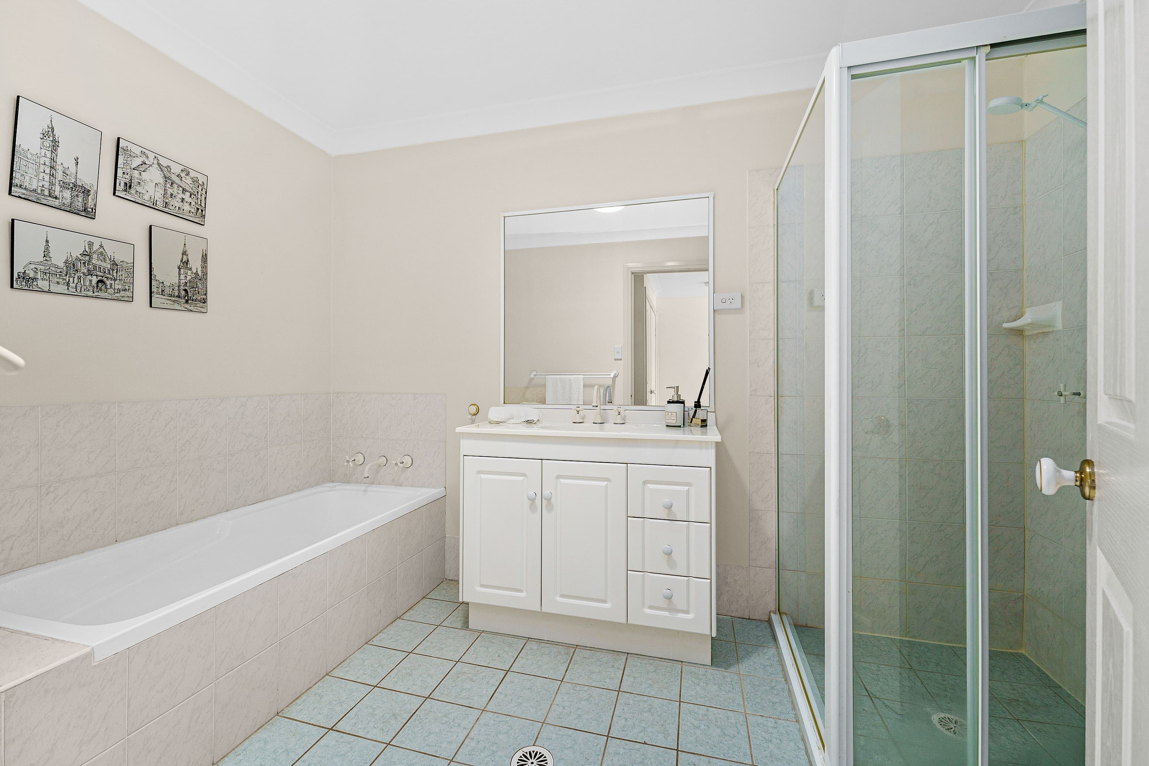 13-15 Kendall Drive, Casula NSW 2170, Casula - Thumbnail 7