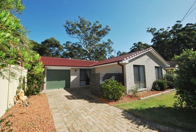 17 Lakeshore Parade, Sussex Inlet - Image 1