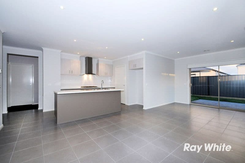 13 Connewara Crescent, CLYDE NORTH VIC 3978, Clyde North - Thumbnail 3