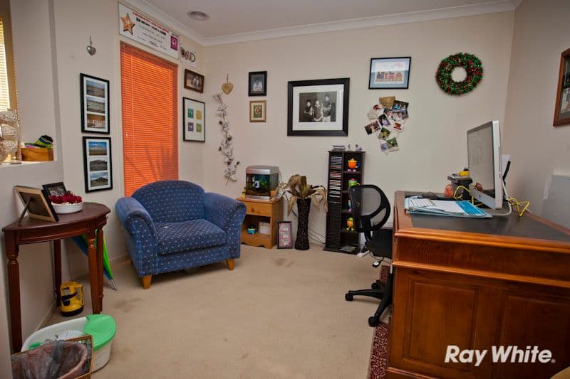 2 Britton Drive, PAKENHAM VIC 3810, Pakenham - Thumbnail 8