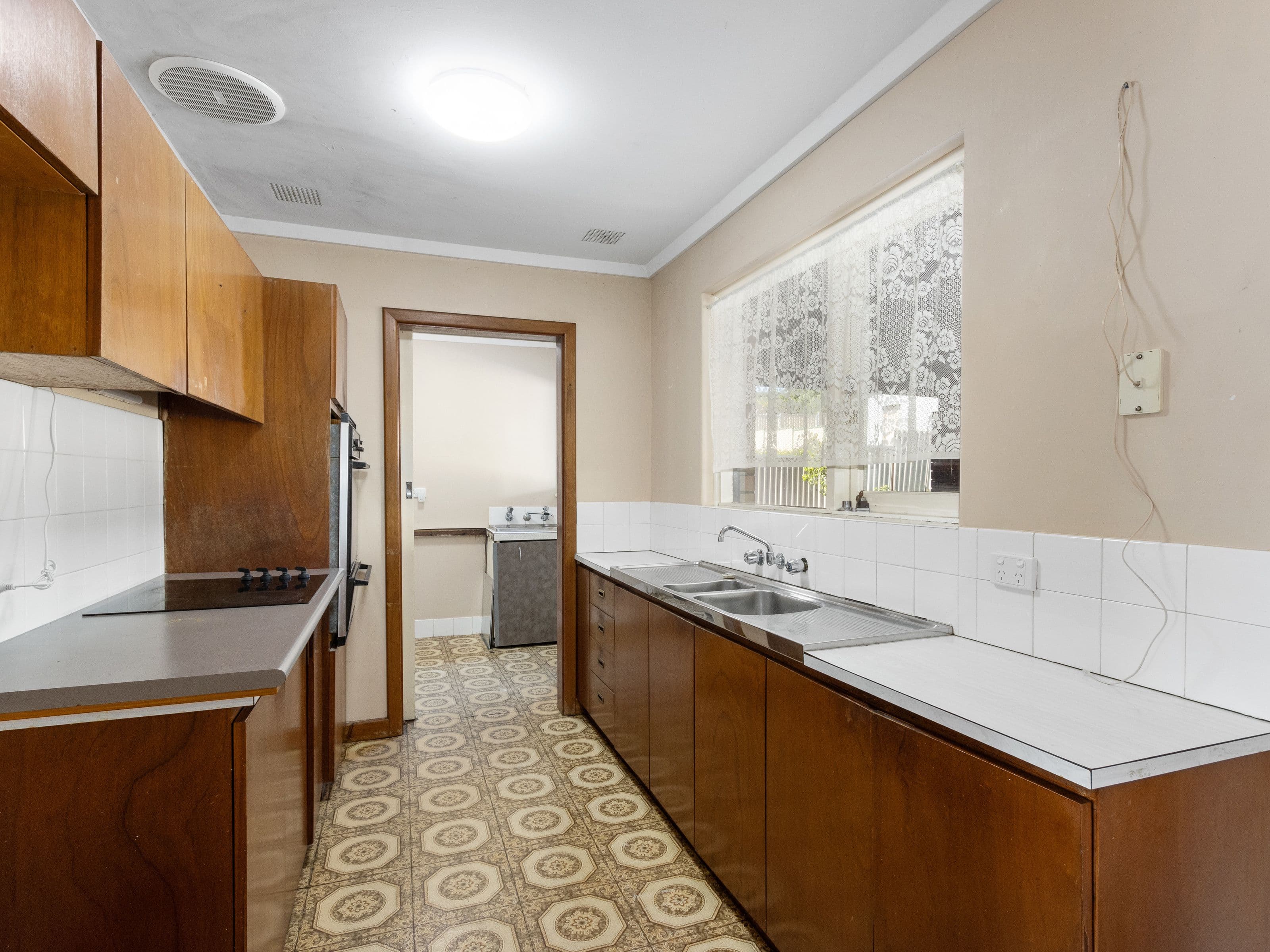 52 Doolette Street, Spearwood WA 6163, Spearwood - Thumbnail 8