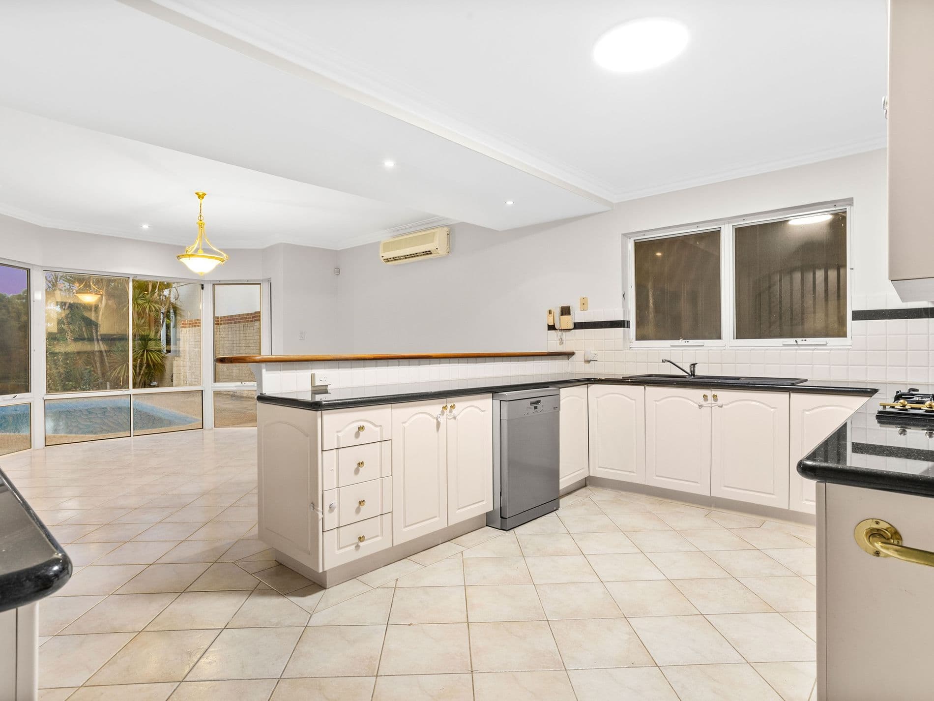 39 Ridge Street, South Perth, WA, 6151, South Perth - Thumbnail 7