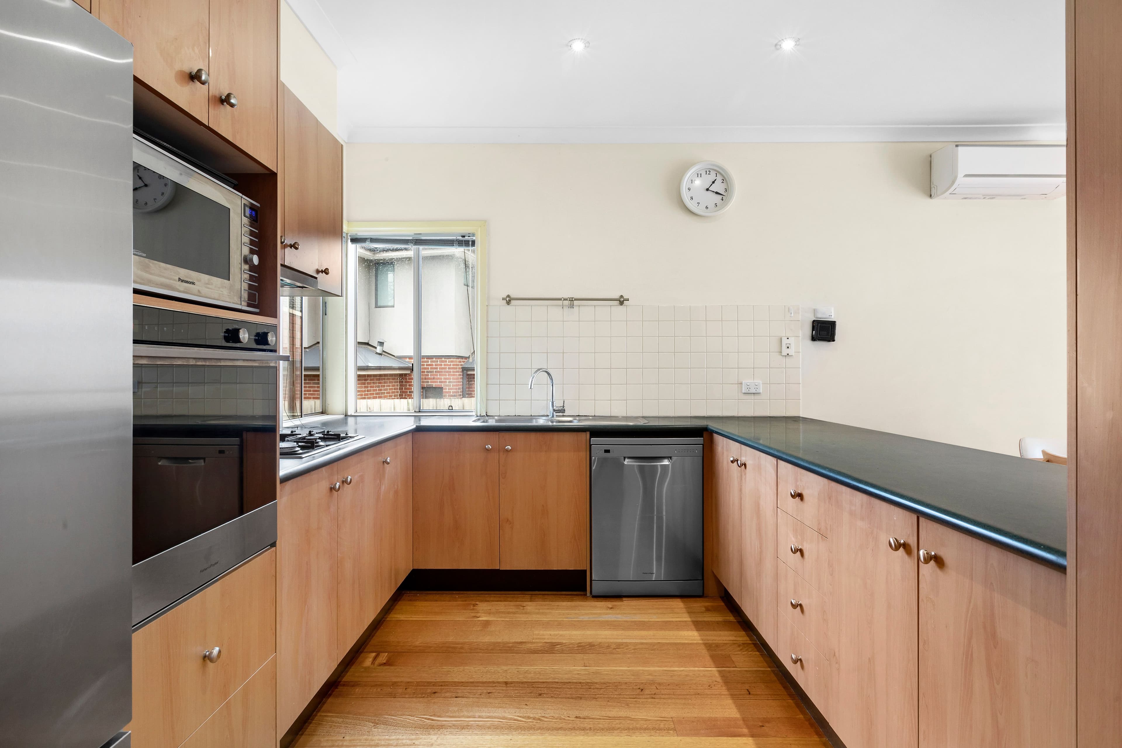 36 Jindabyne Avenue, Chadstone VIC 3148, Chadstone - Thumbnail 4