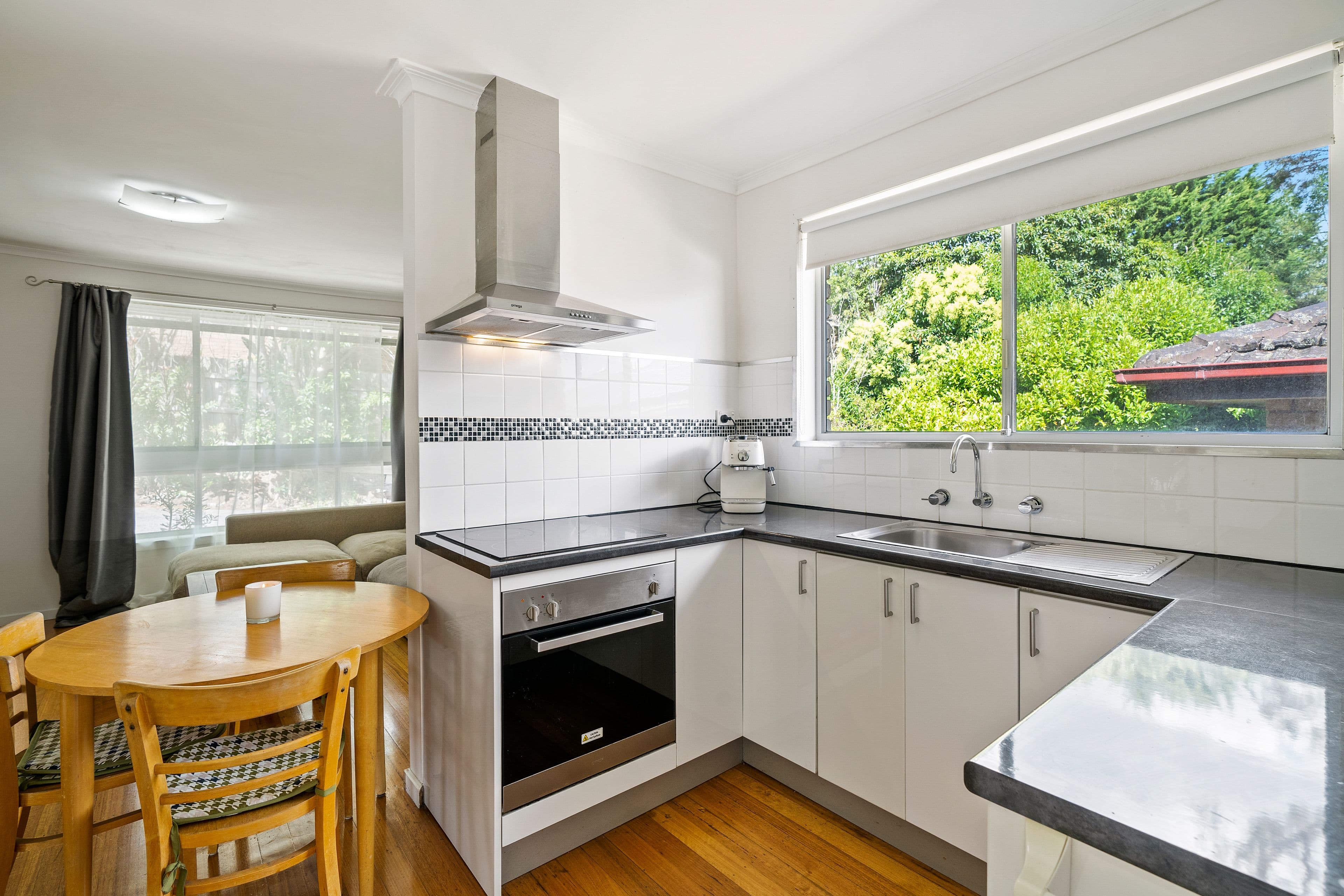 10 Clematis Avenue, Ferntree Gully VIC 3156, Ferntree Gully - Thumbnail 2