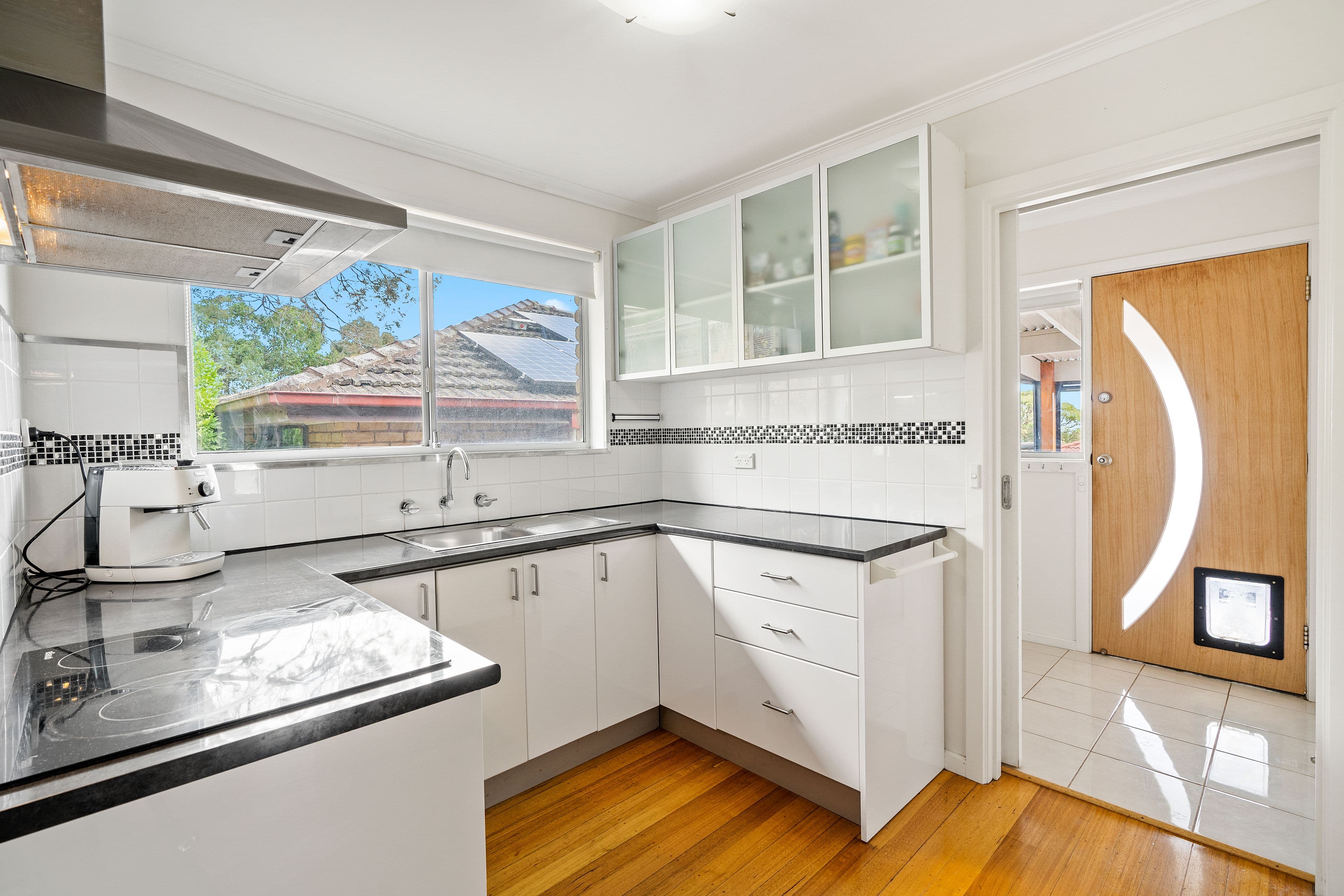 10 Clematis Avenue, Ferntree Gully VIC 3156, Ferntree Gully - Thumbnail 3