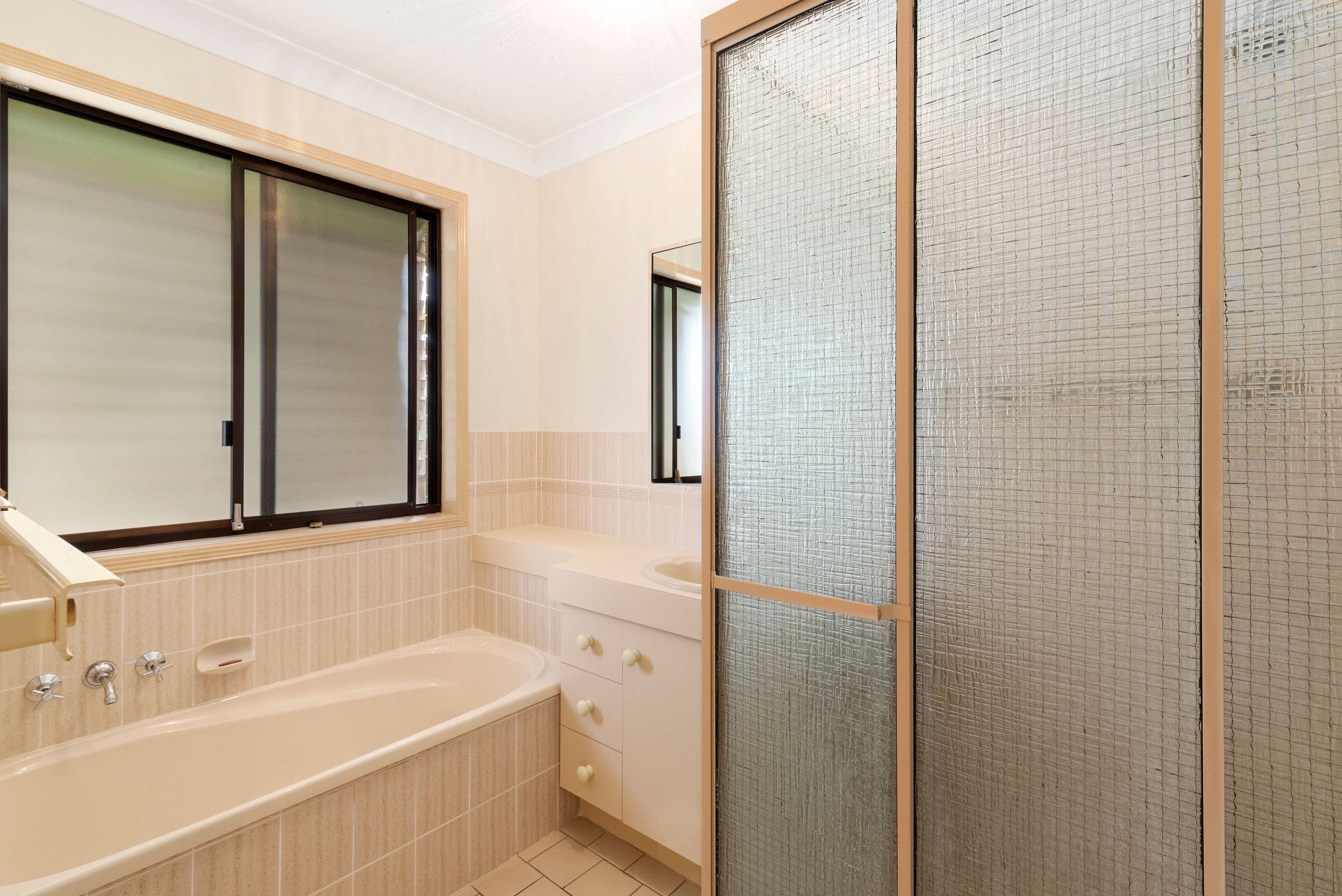 195 Nineteenth Avenue, Elanora QLD 4221, Elanora - Thumbnail 7