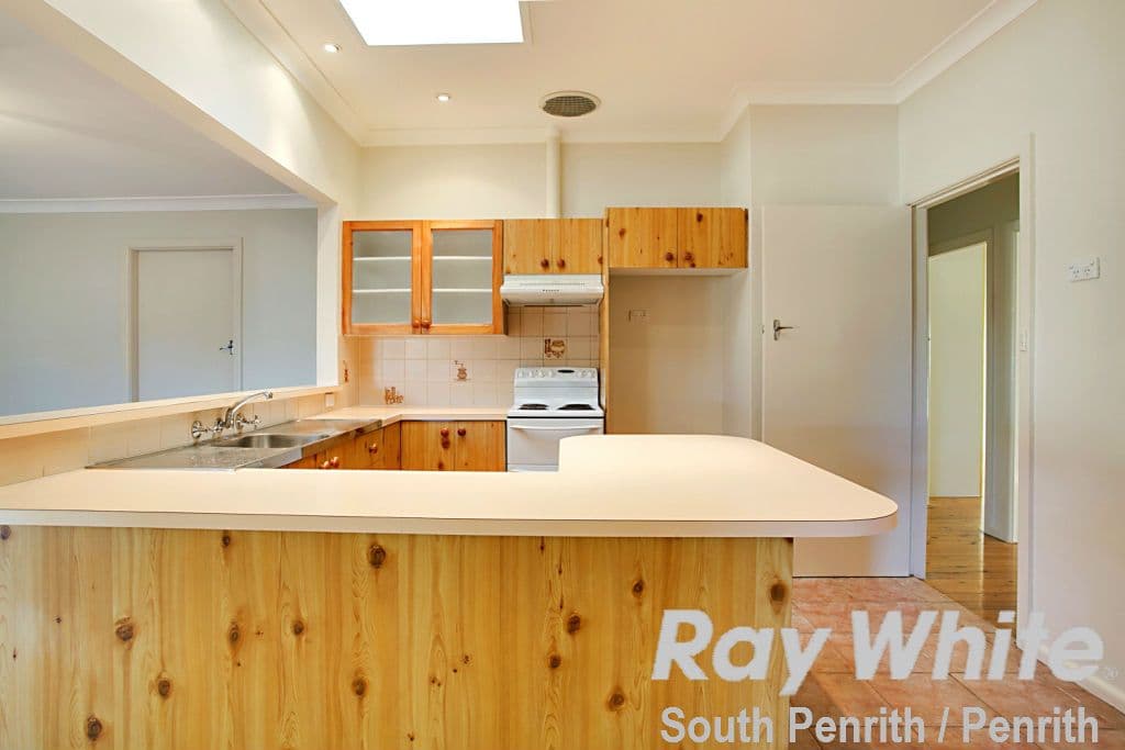 2 Upton Street, South Penrith - Thumbnail 3