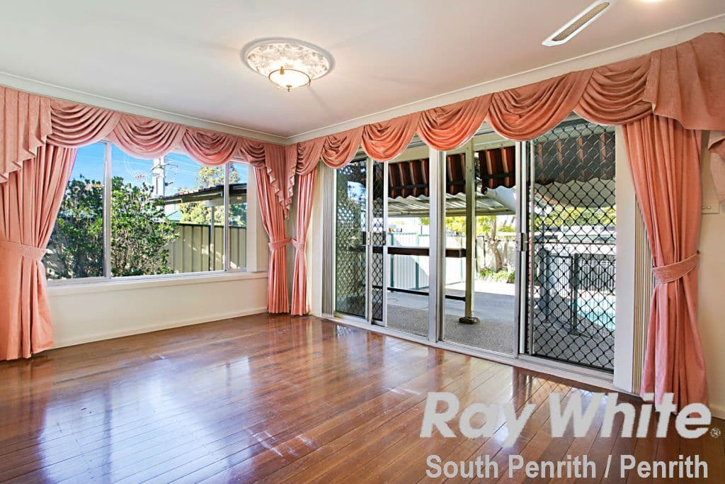 2 Upton Street, South Penrith - Thumbnail 4