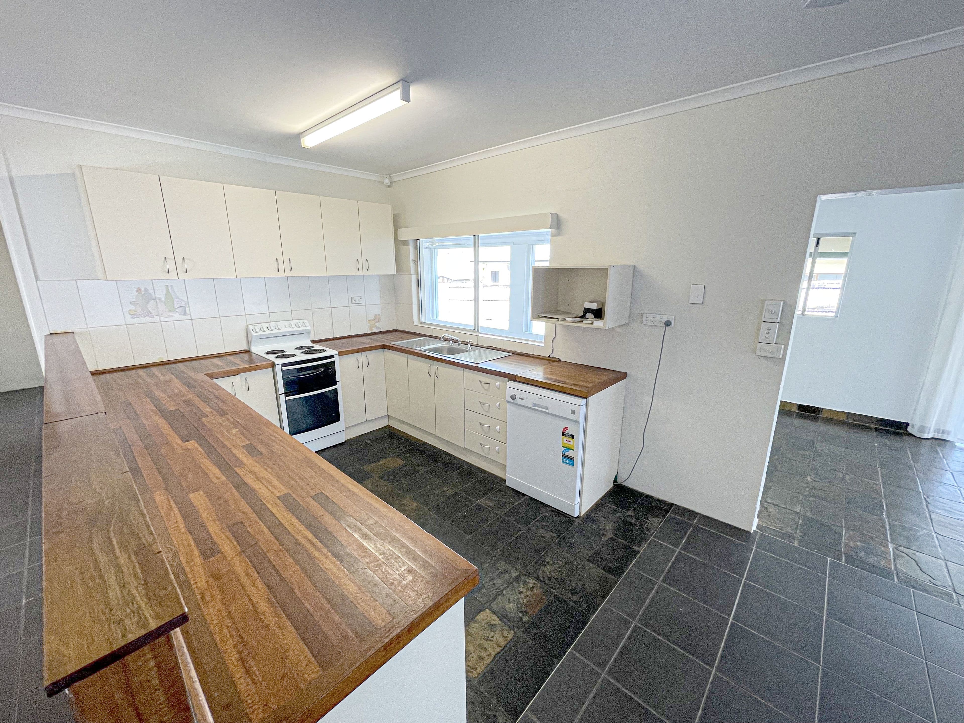 7 Manus Street, Trinity Beach QLD 4879, Trinity Beach - Thumbnail 4