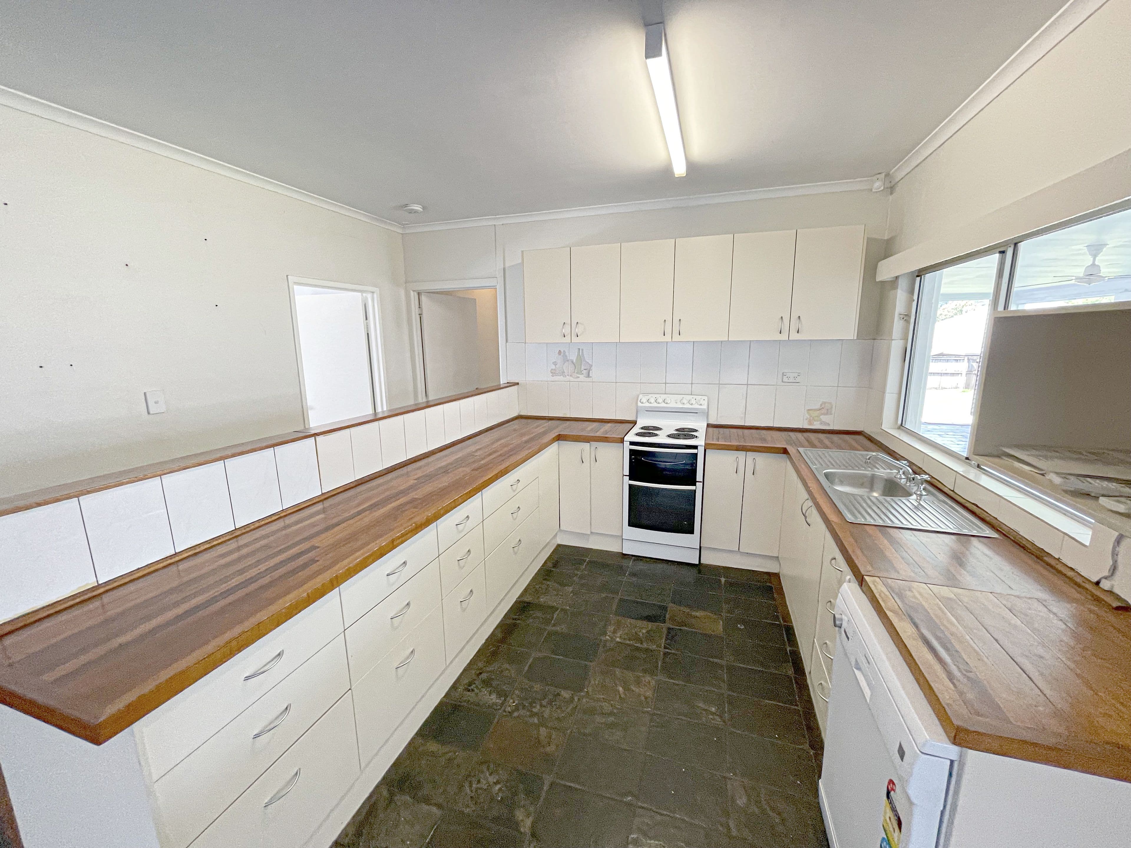 7 Manus Street, Trinity Beach QLD 4879, Trinity Beach - Thumbnail 5
