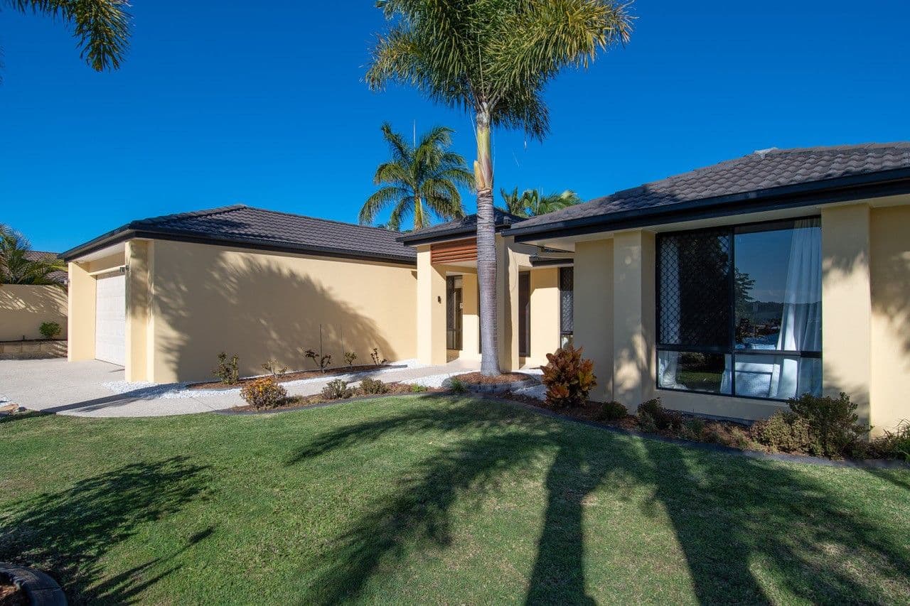 4 Eastbourne Chase, Arundel QLD 4214, Arundel - Thumbnail 2