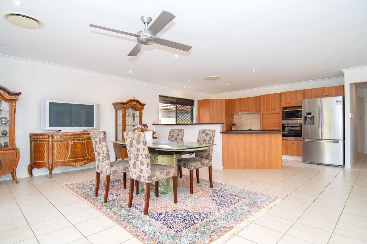 4 Eastbourne Chase, Arundel QLD 4214, Arundel - Thumbnail 7