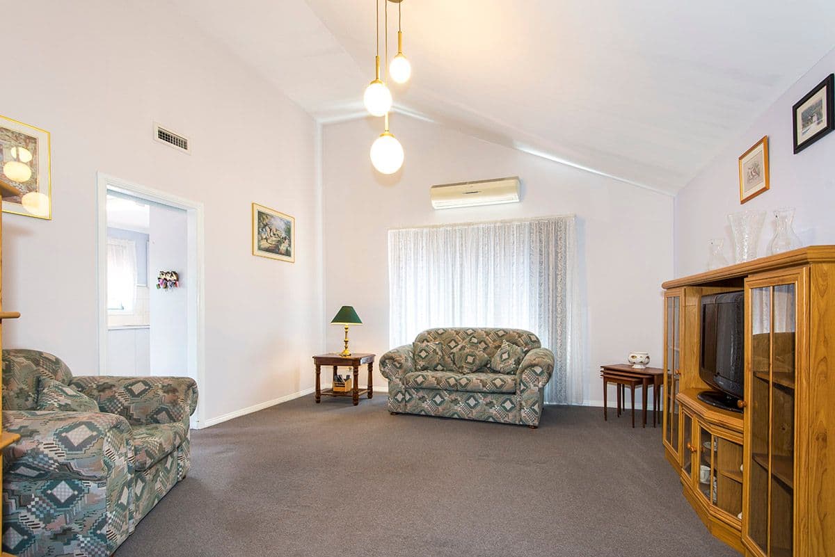 75 Grenda Drive, Mill Park VIC 3082, Mill Park - Thumbnail 2