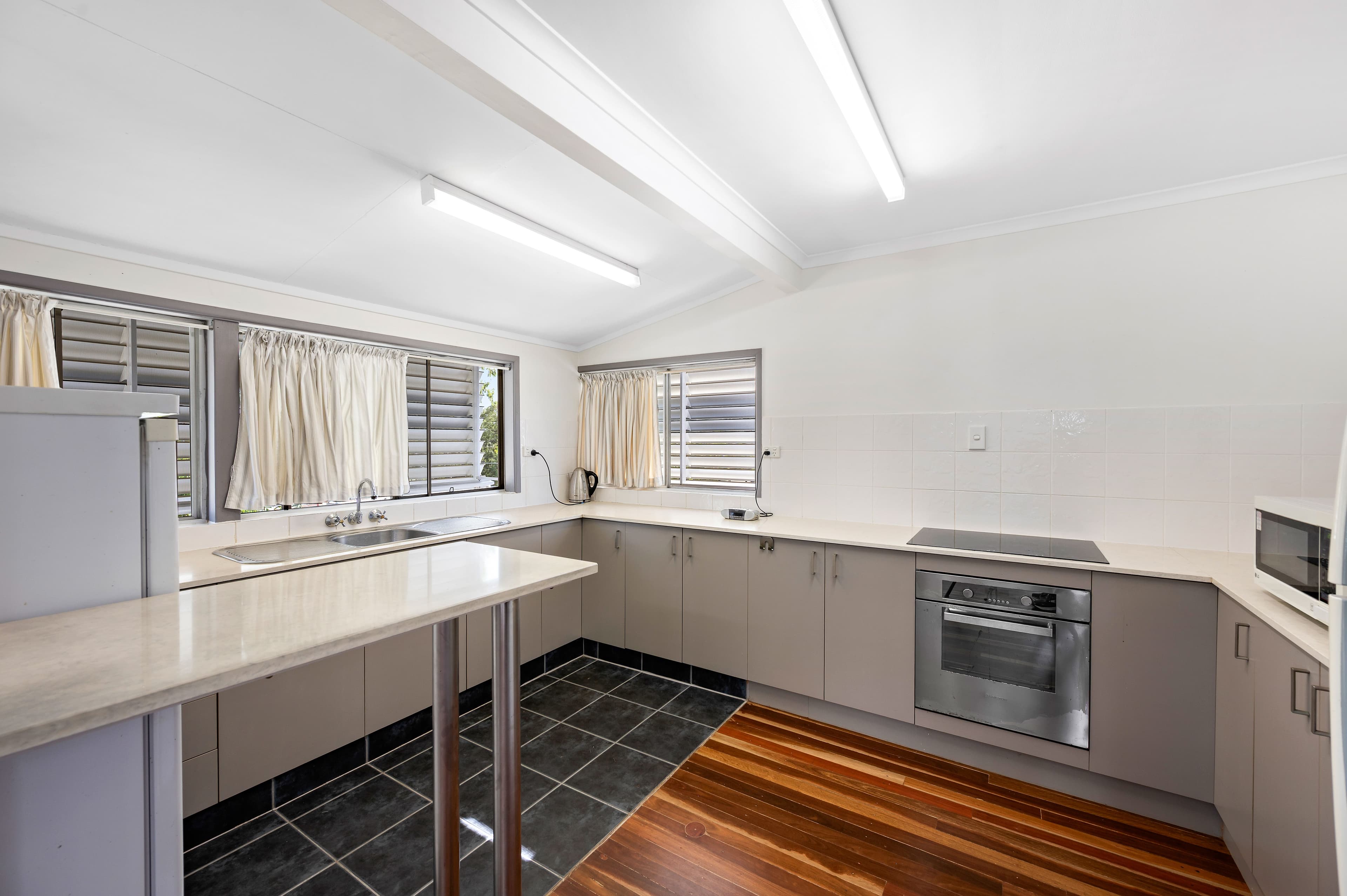 3 Beech Avenue, Kin Kora QLD 4680, Kin Kora - Thumbnail 3