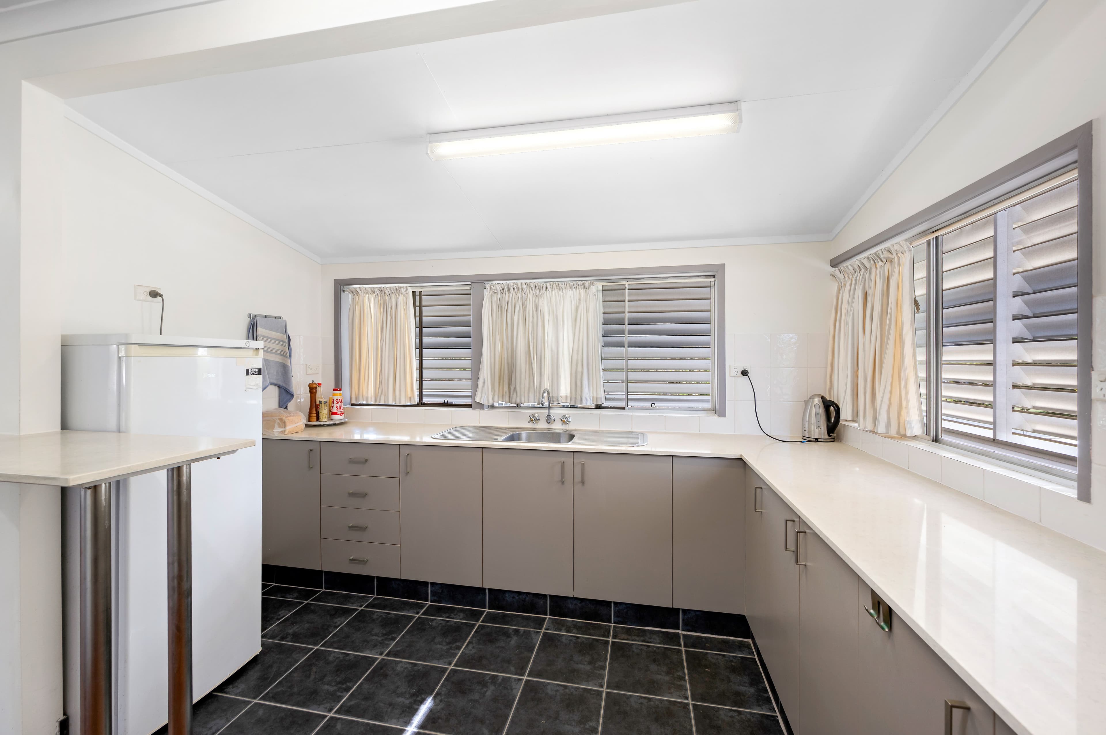 3 Beech Avenue, Kin Kora QLD 4680, Kin Kora - Thumbnail 4