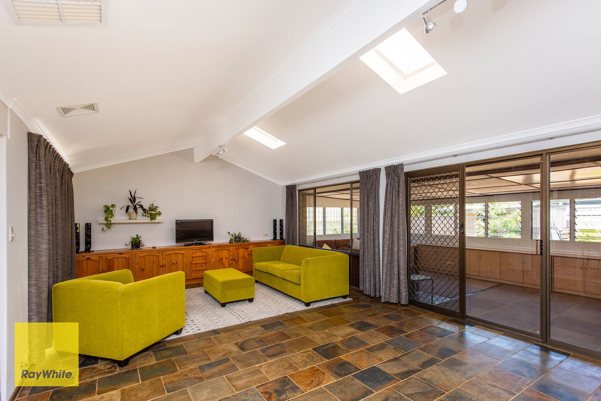 44 Boonooloo Road, Kalamunda WA 6076, Kalamunda - Thumbnail 7