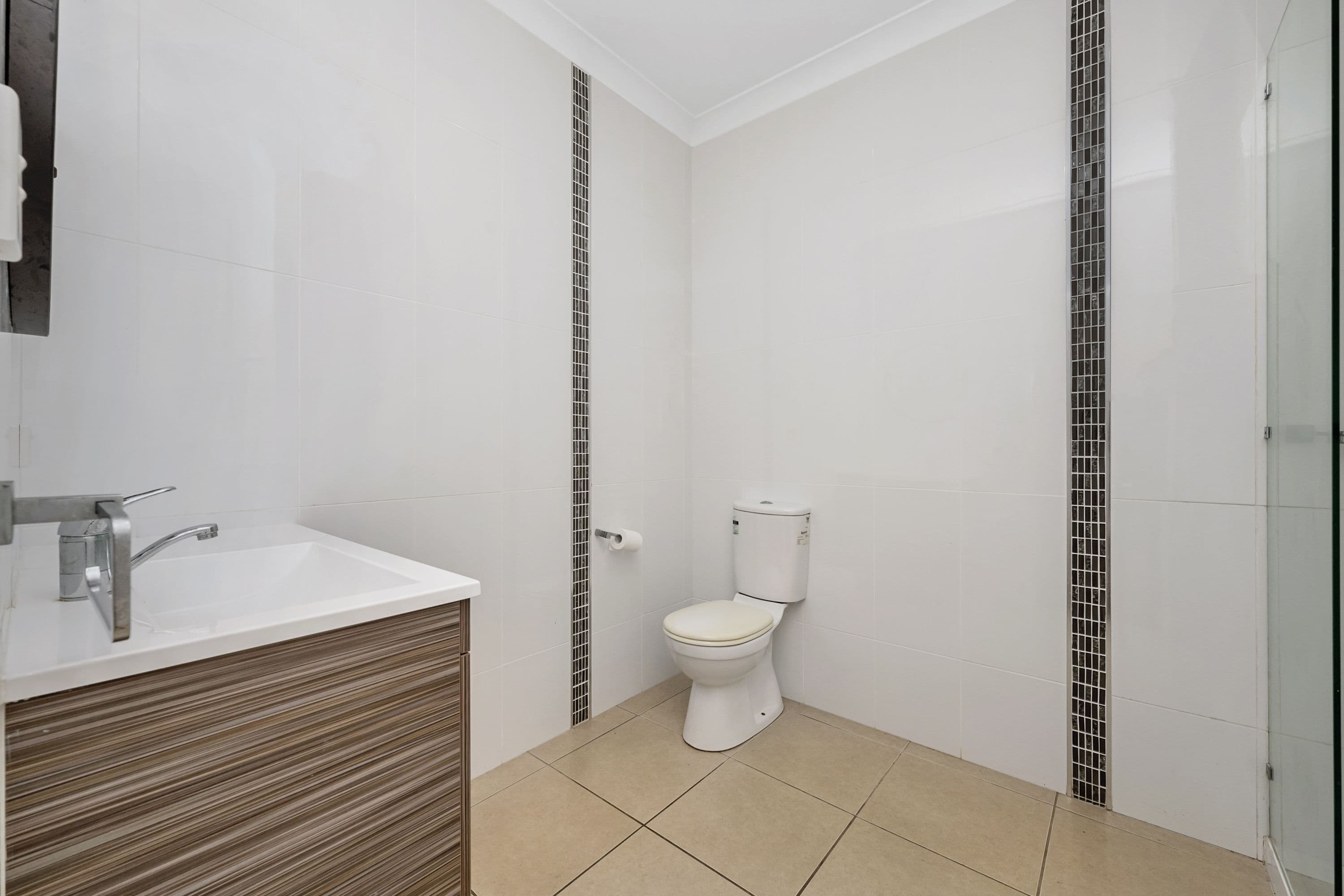 11 Batavia Street, Pimlico QLD 4812, Pimlico - Thumbnail 6