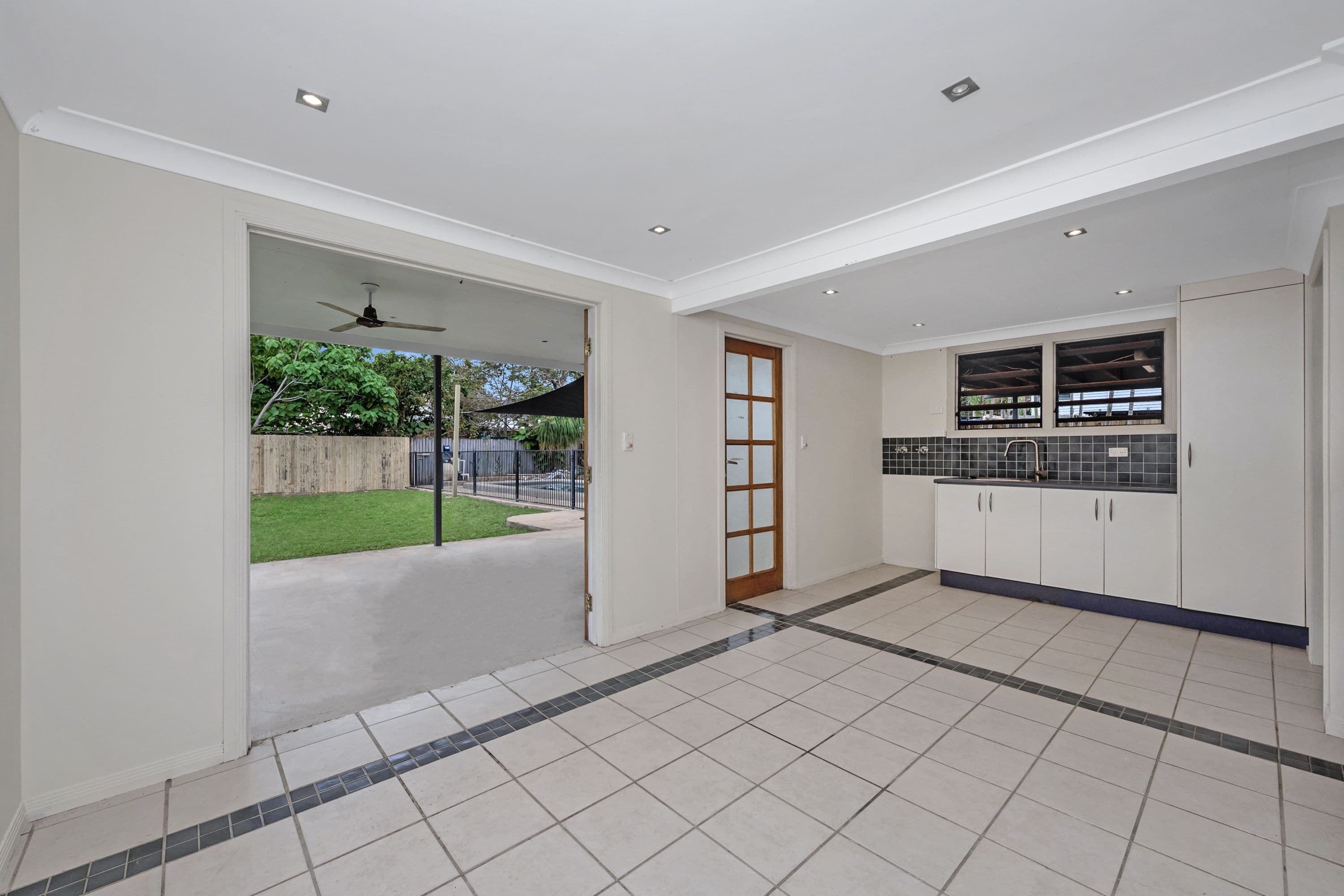 11 Batavia Street, Pimlico QLD 4812, Pimlico - Thumbnail 7