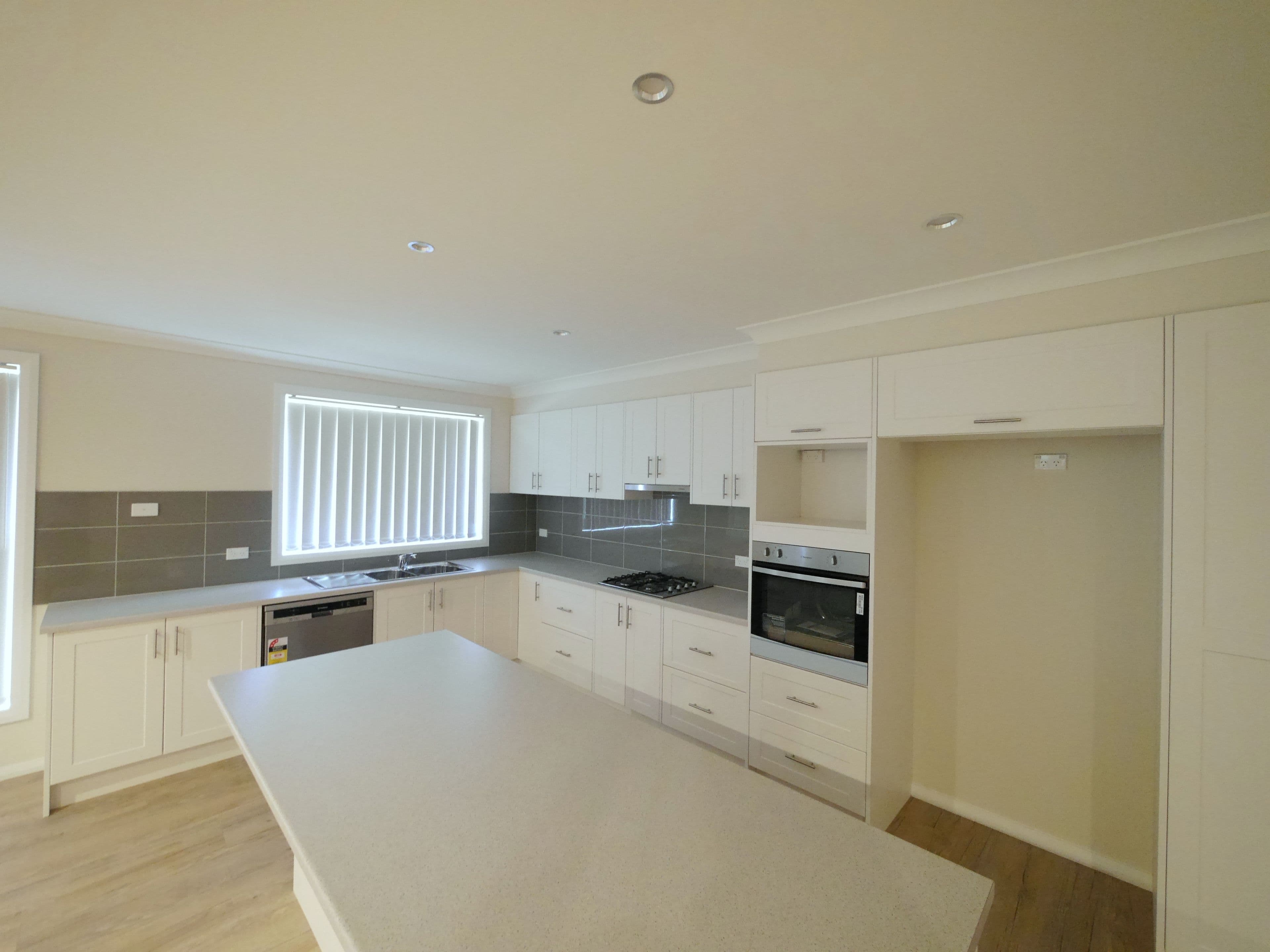 11 Duffey Avenue, Cowra - Thumbnail 2