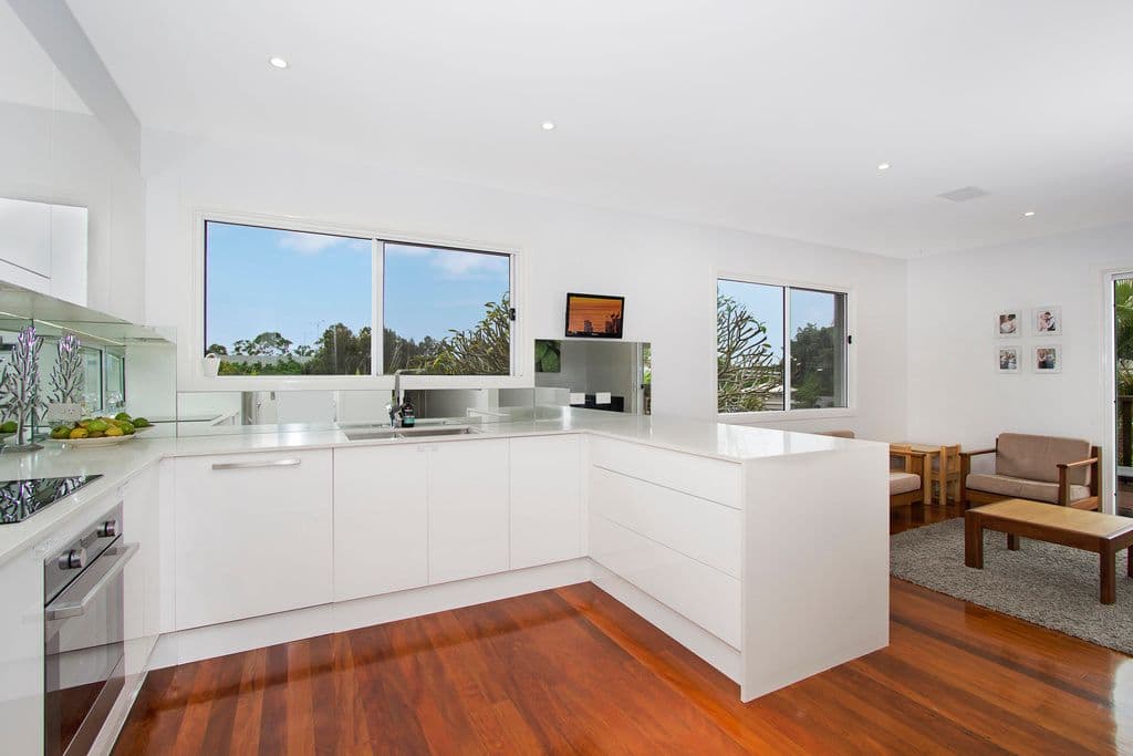9 Bimbadeen Avenue, Banora Point NSW 2486, Banora Point - Thumbnail 2