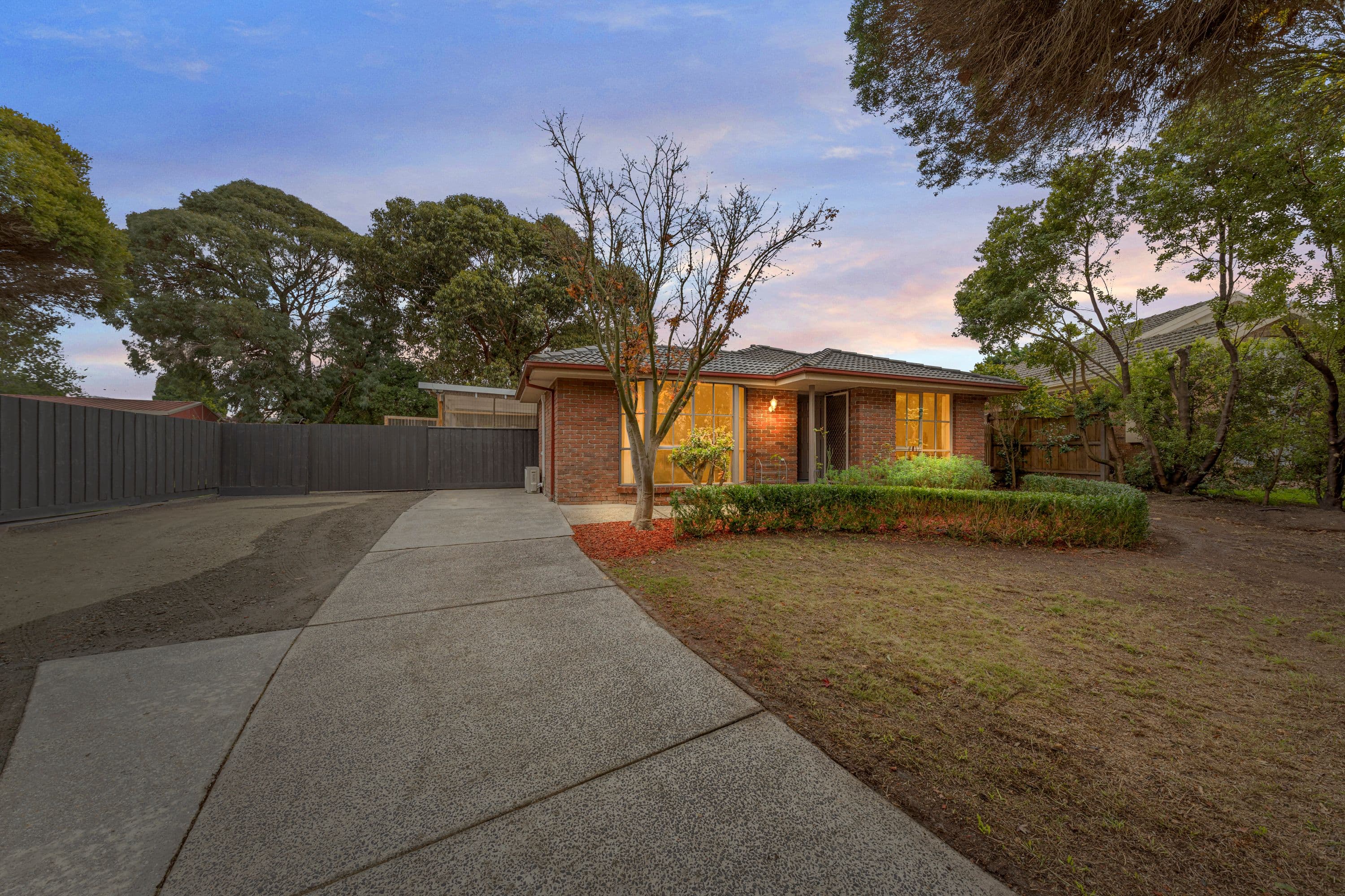 19 Nabilla Court, Pakenham VIC 3810, Pakenham - Thumbnail 2