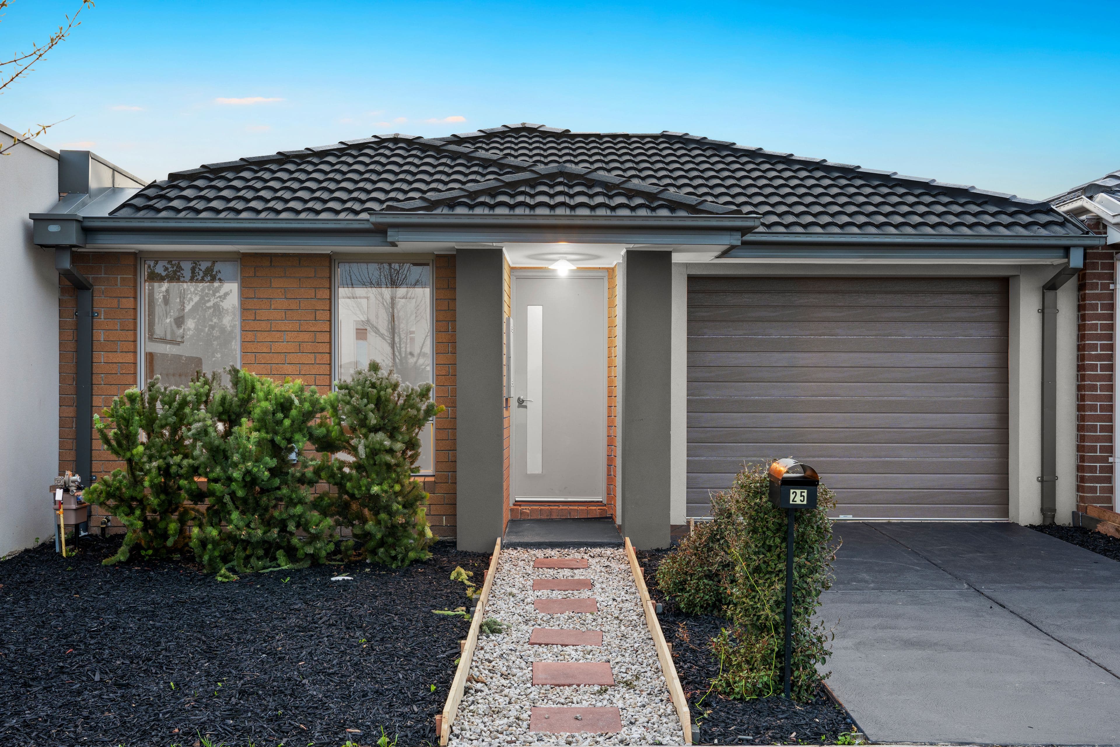 25 Orleana Way, Clyde North VIC 3978, Clyde North - Image 1