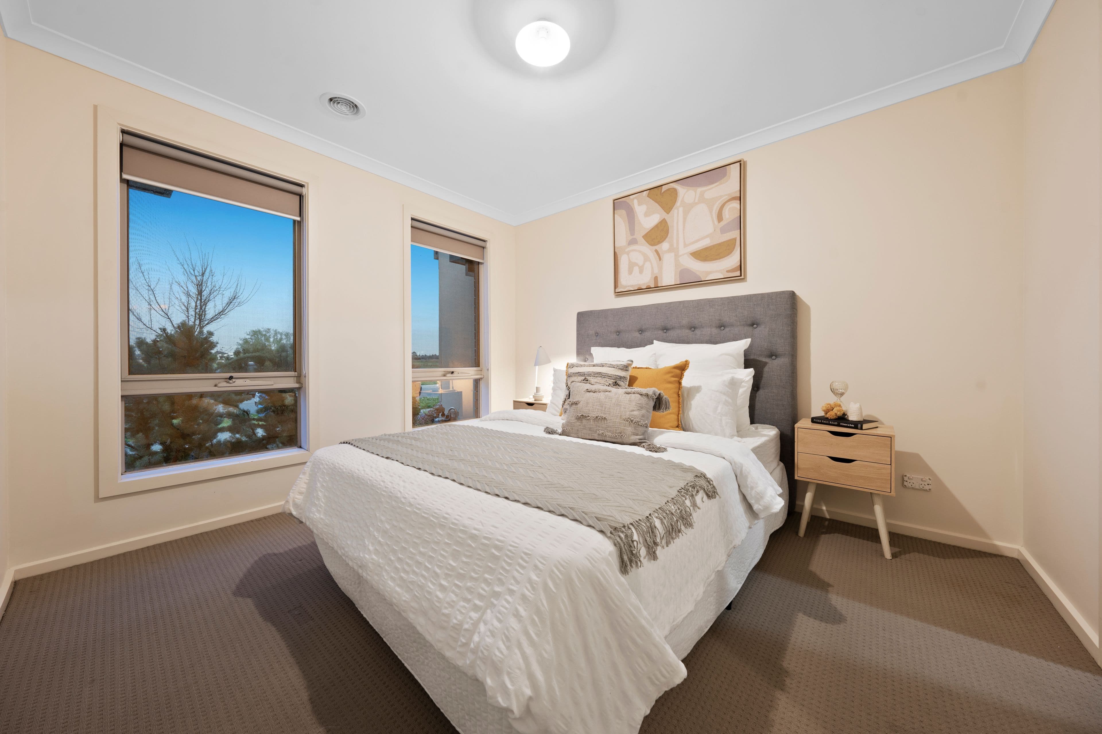 25 Orleana Way, Clyde North VIC 3978, Clyde North - Thumbnail 5