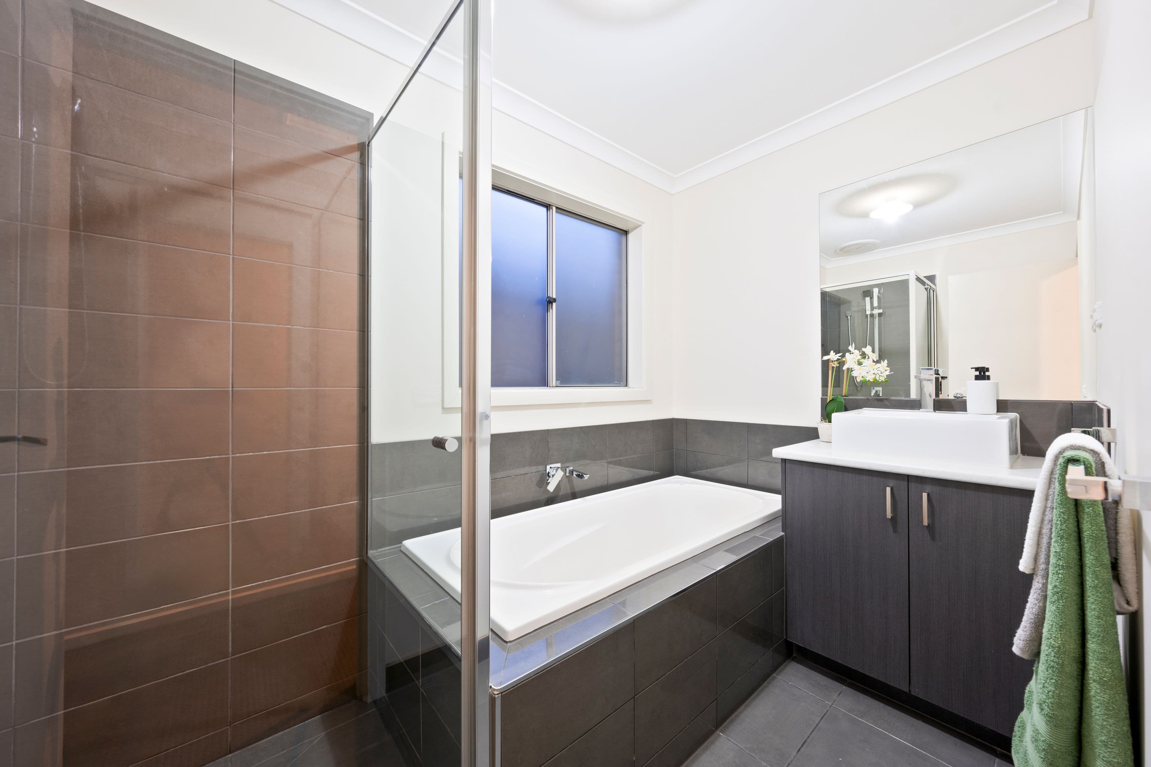 25 Orleana Way, Clyde North VIC 3978, Clyde North - Thumbnail 7