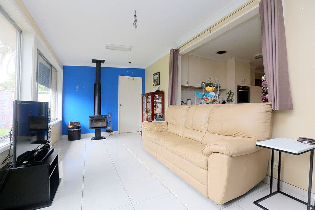142 Flinders Road, Georges Hall - Thumbnail 3