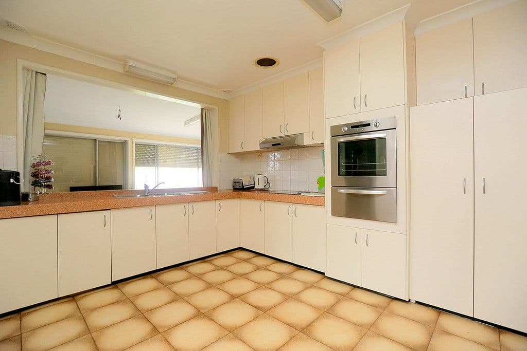 142 Flinders Road, Georges Hall - Thumbnail 4