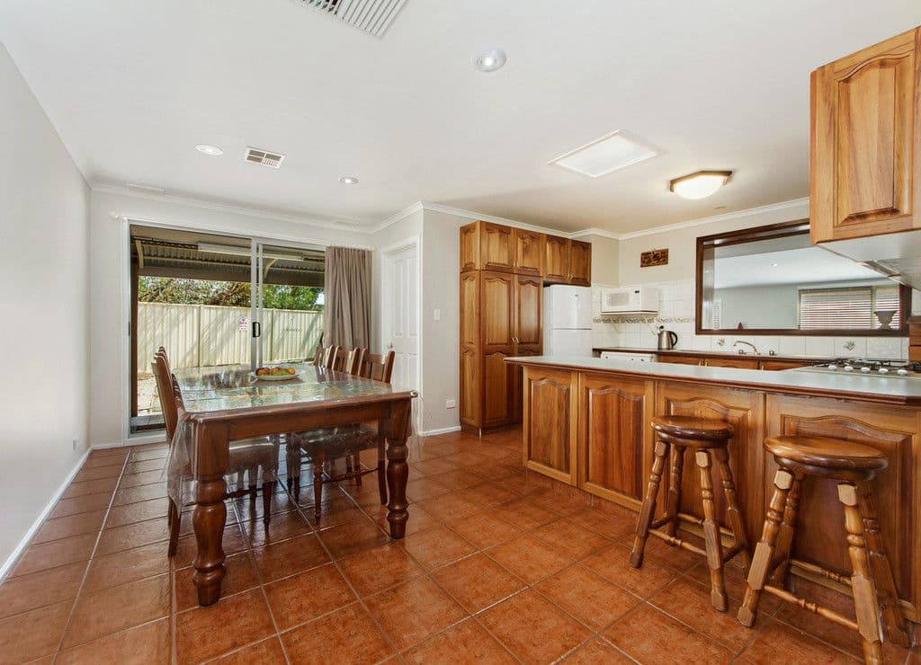 6 Shalimar Place, Melton West VIC 3337, Melton West - Thumbnail 3