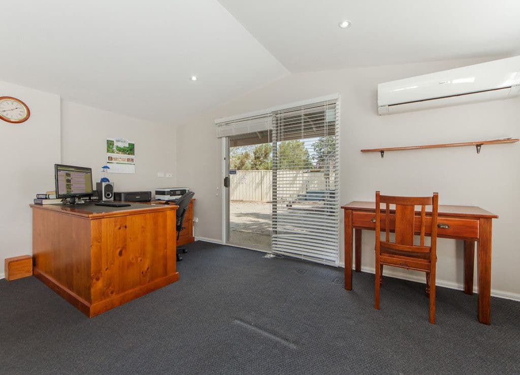 6 Shalimar Place, Melton West VIC 3337, Melton West - Thumbnail 8