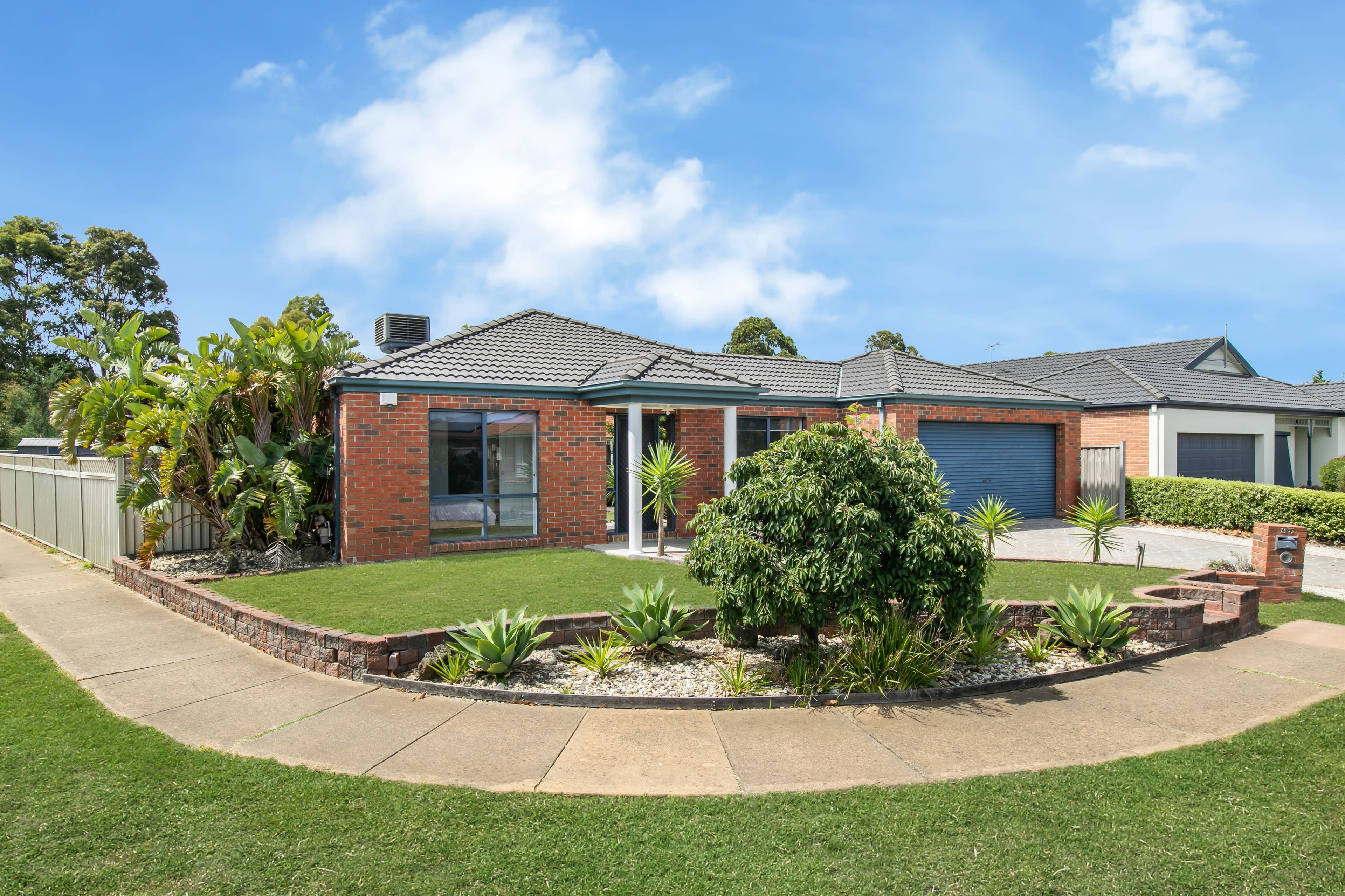 35 Hartland Circuit, Pakenham VIC 3810, Pakenham - Thumbnail 2