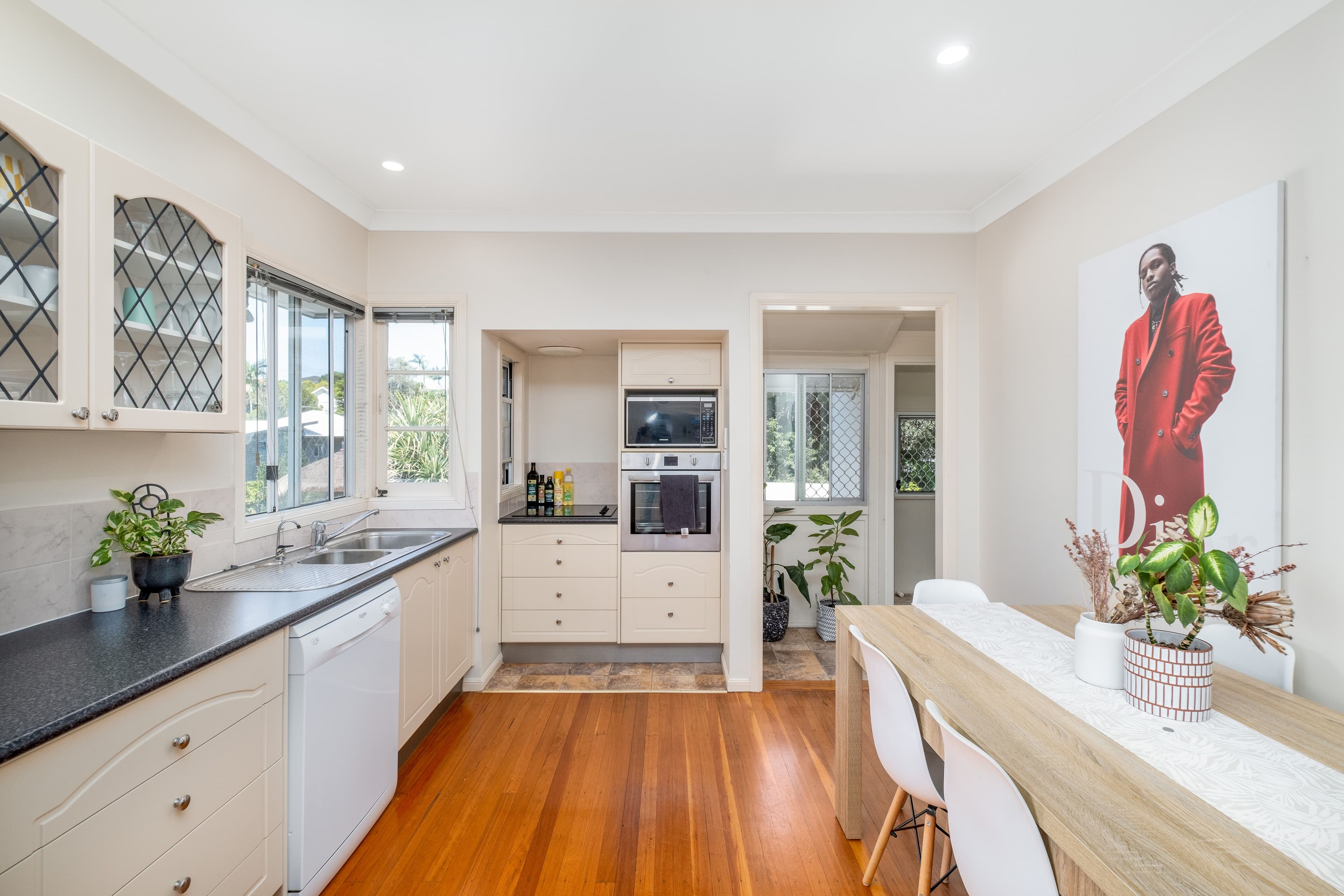 15 Oakfield Street, Mount Gravatt East QLD 4122, Mount Gravatt East - Thumbnail 4