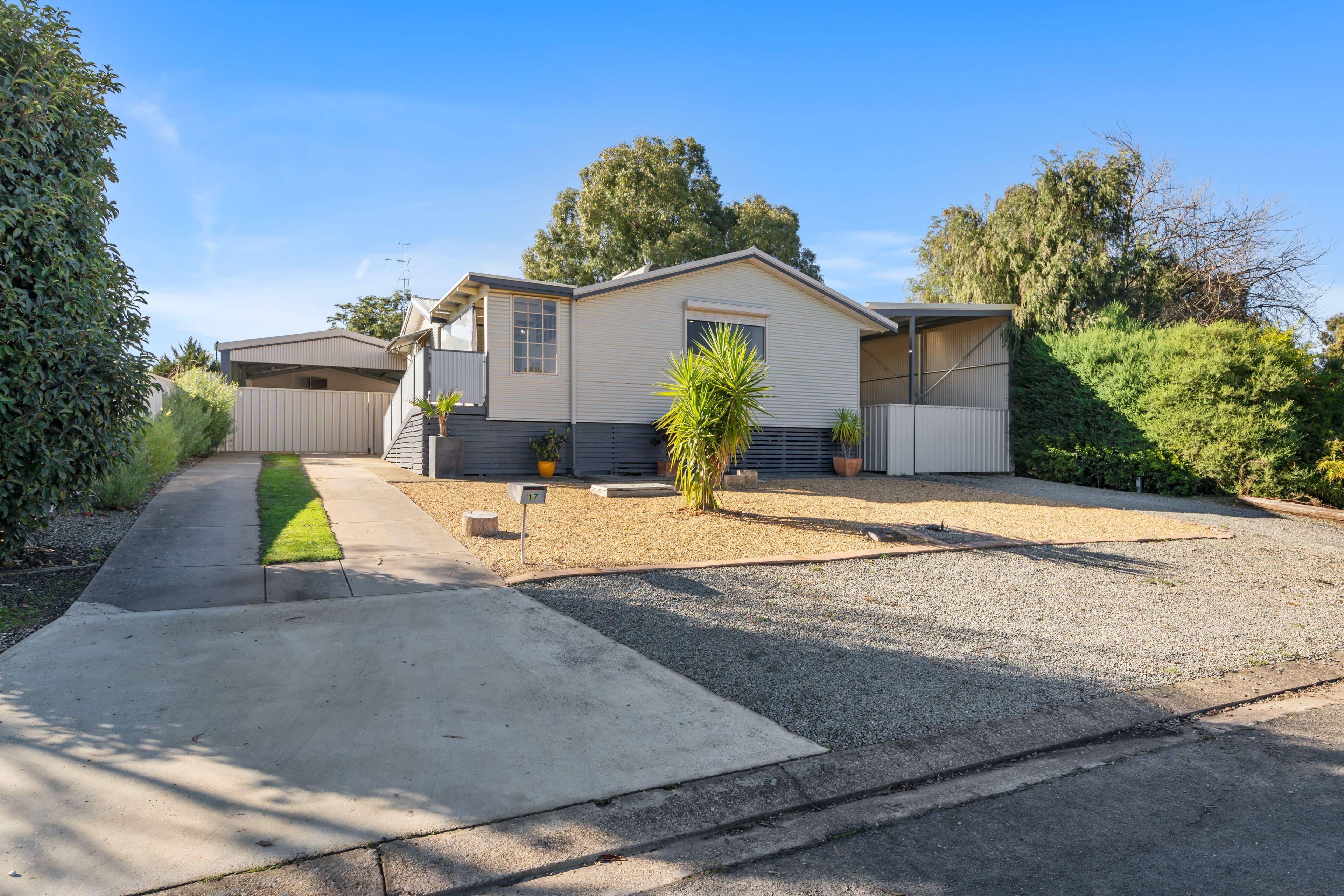 17 Newton Long Drive, Clare SA 5453, Clare - Image 1