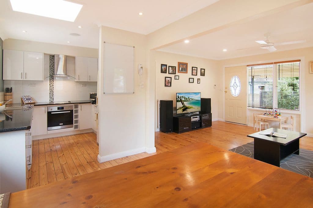10 Enfield Avenue, North Richmond - Thumbnail 2