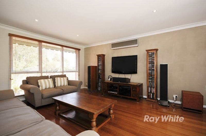 15 English Avenue, SCORESBY VIC 3179, Scoresby - Thumbnail 3