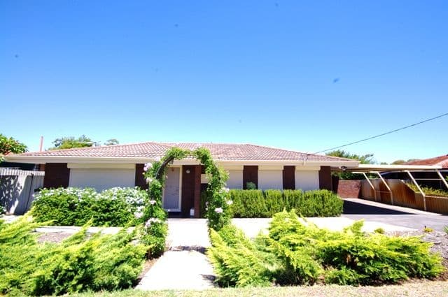 22 Burgland Drive, GIRRAWHEEN WA 6064, Girrawheen - Thumbnail 4