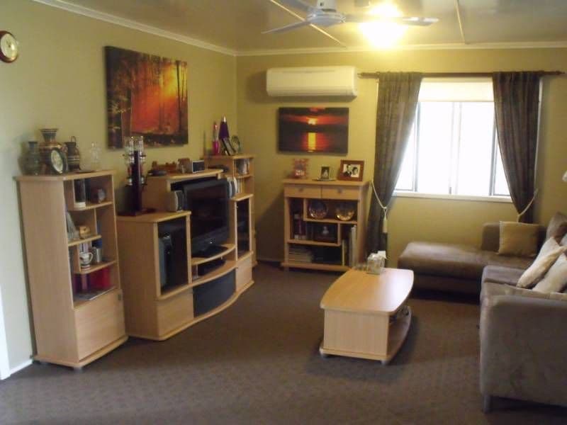 4 Smith Street, WEST GLADSTONE QLD 4680, West Gladstone - Thumbnail 2