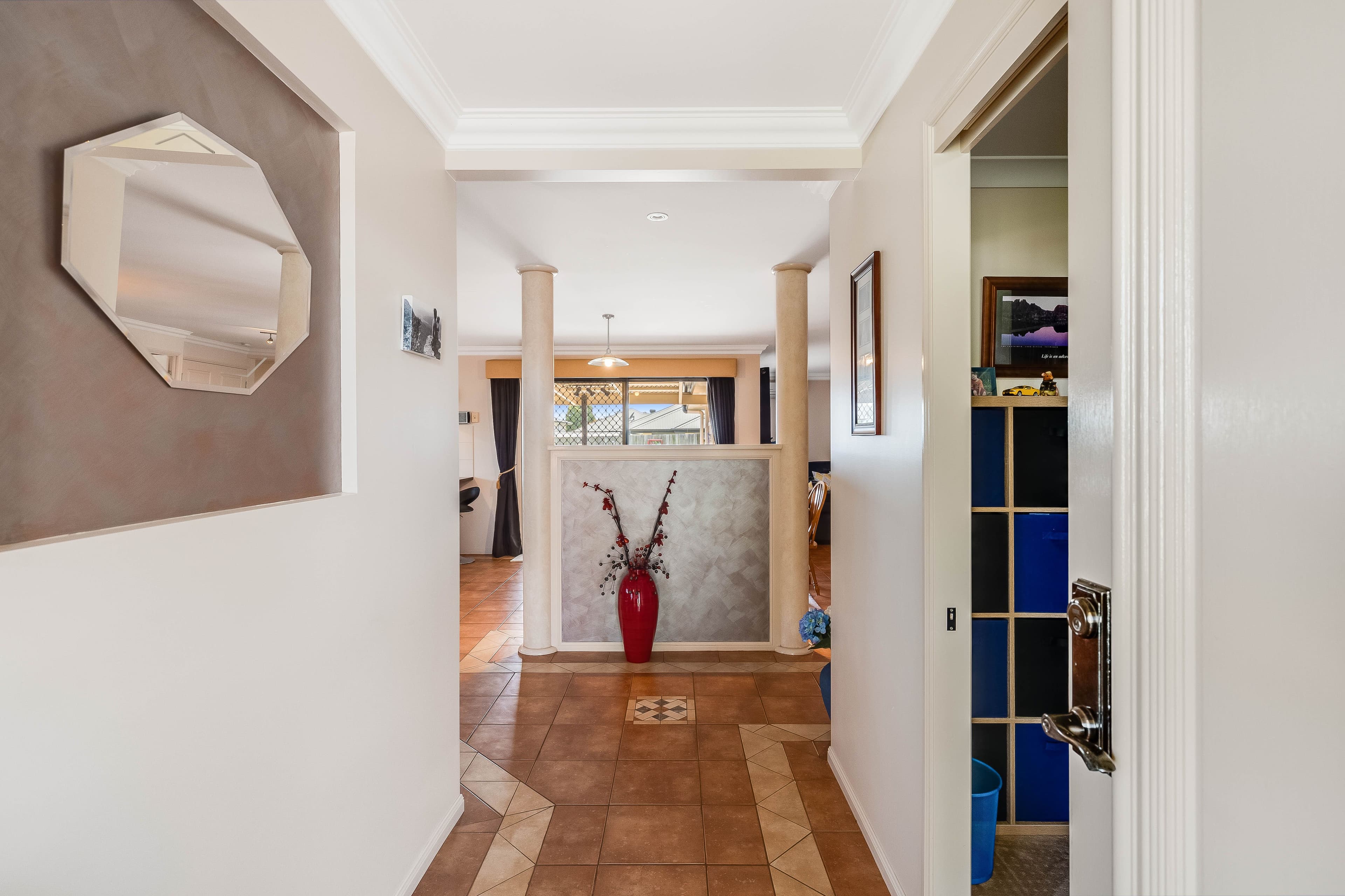 24 Scullin Street, Middle Ridge QLD 4350, Middle Ridge - Thumbnail 2