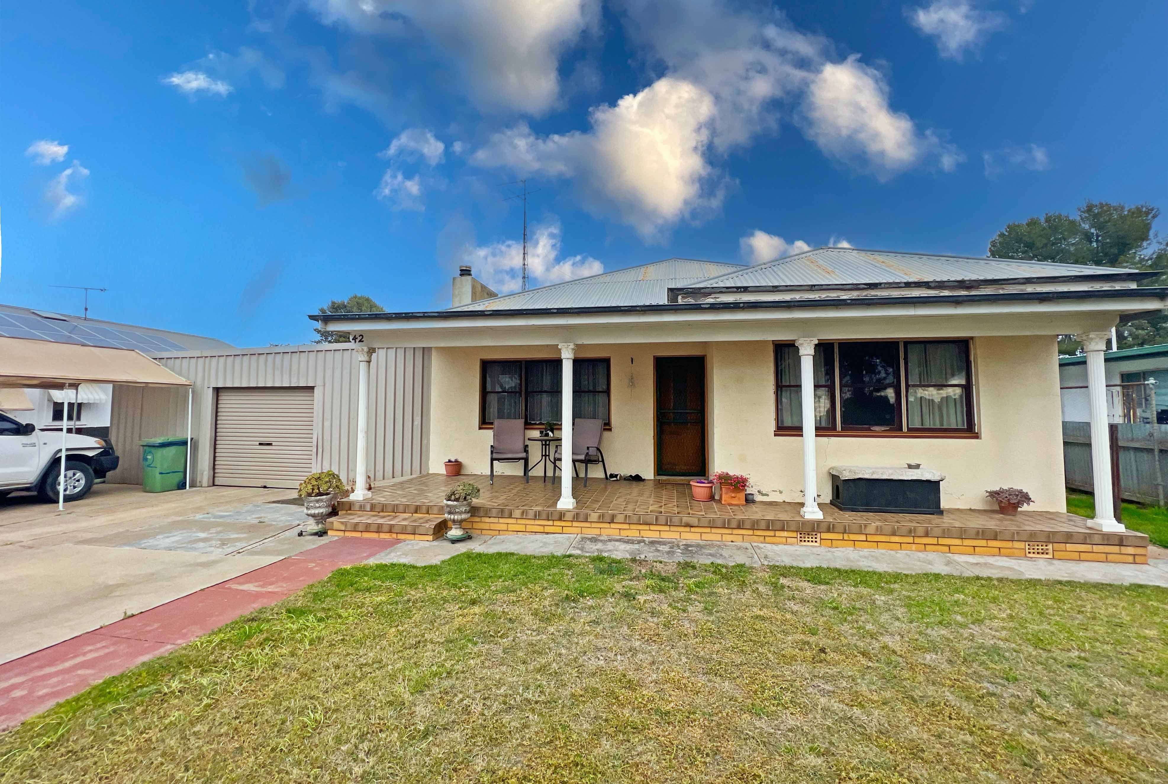 42 Creswell Street, West Wyalong NSW 2671, West Wyalong - Image 1