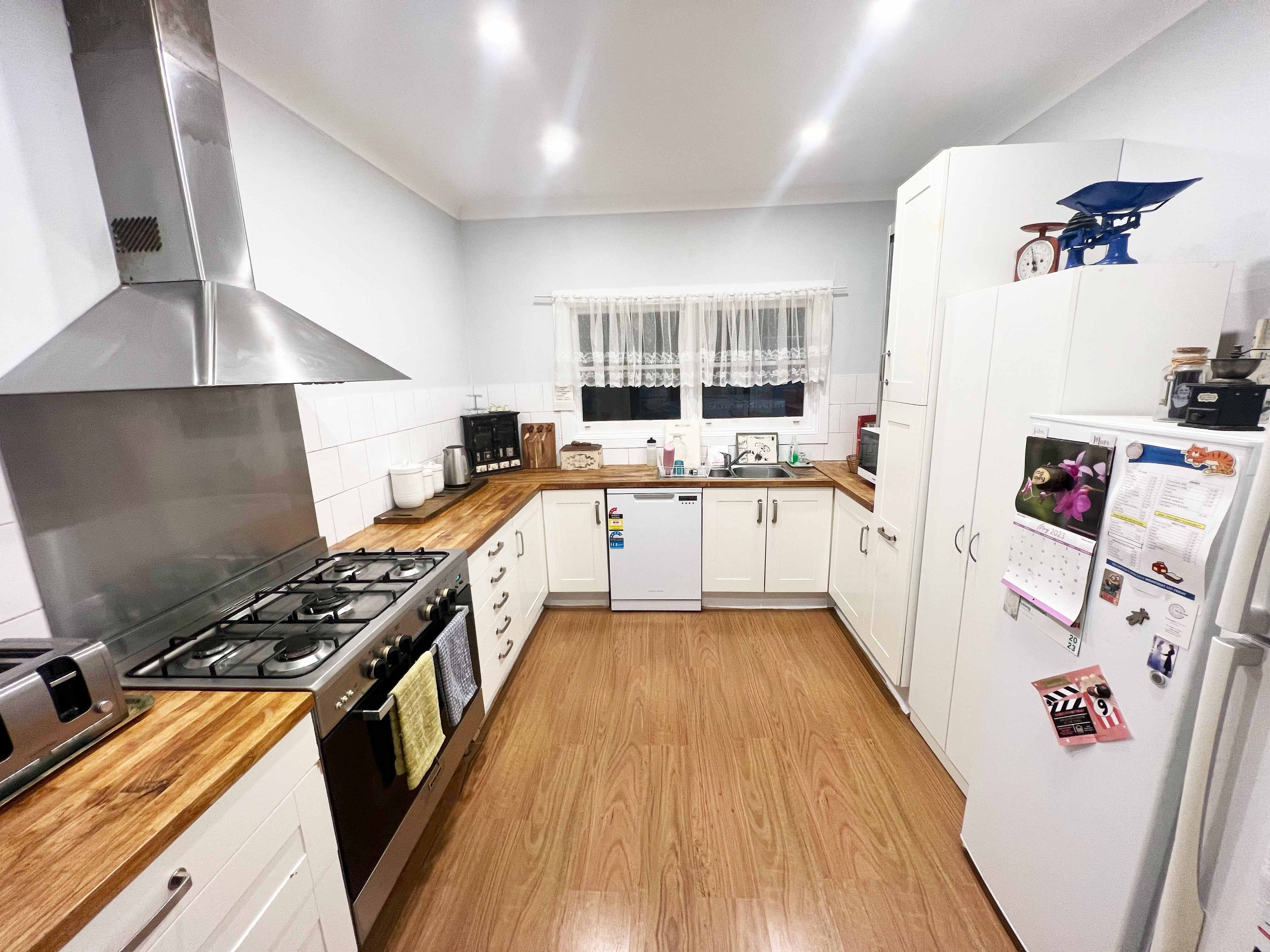 42 Creswell Street, West Wyalong NSW 2671, West Wyalong - Thumbnail 2
