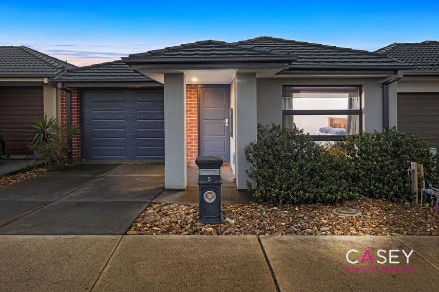 5 Freshman Avenue, Clyde - Image 1