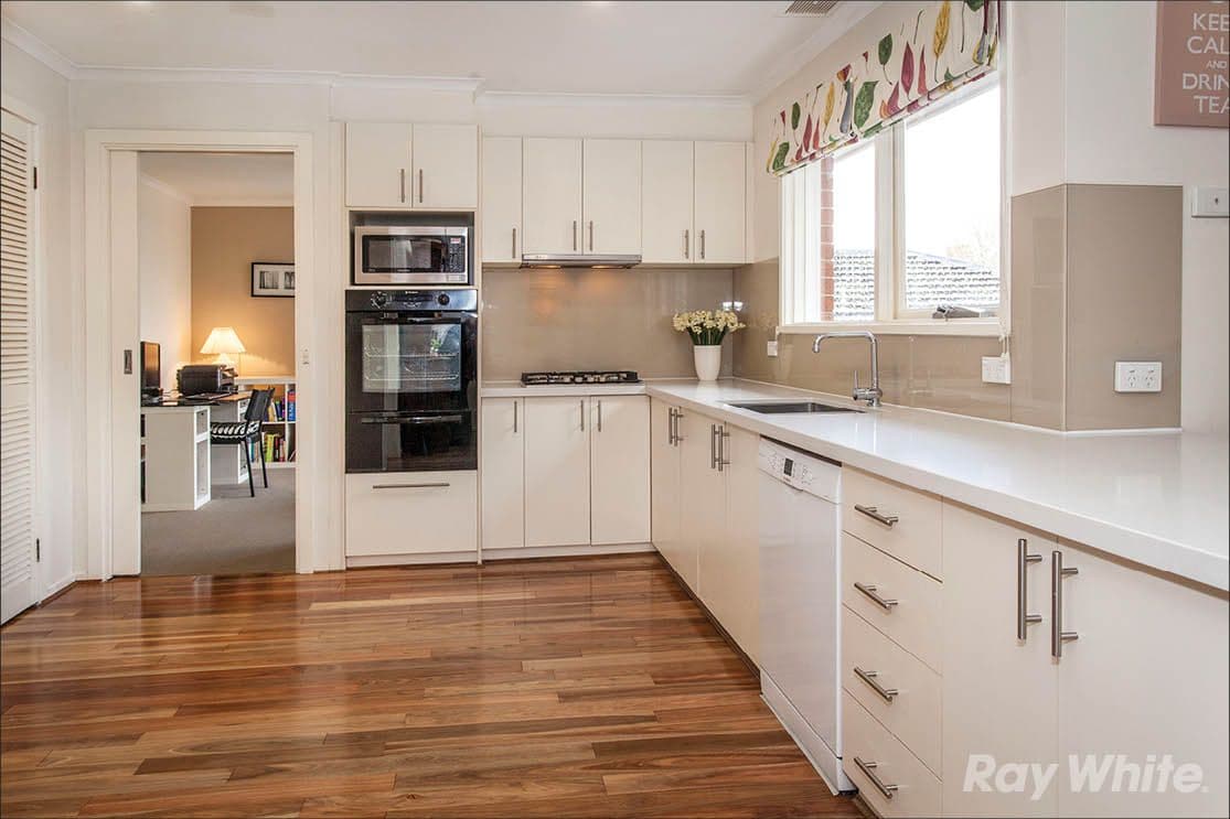 4 Eastleigh Drive, Glen Waverley VIC 3150, Glen Waverley - Thumbnail 2